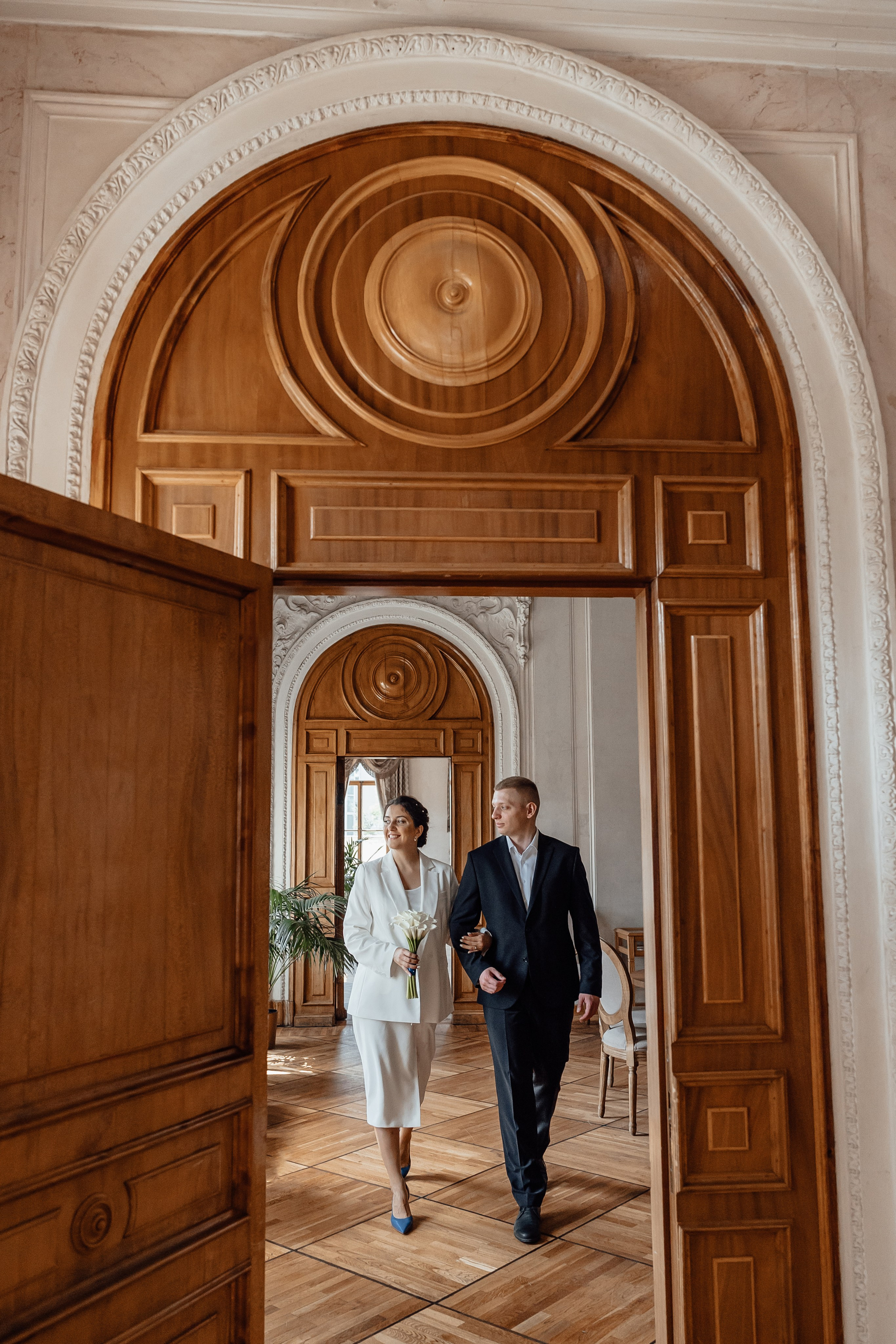 свадебная фотосессия в библиотеке читальне Пушкина