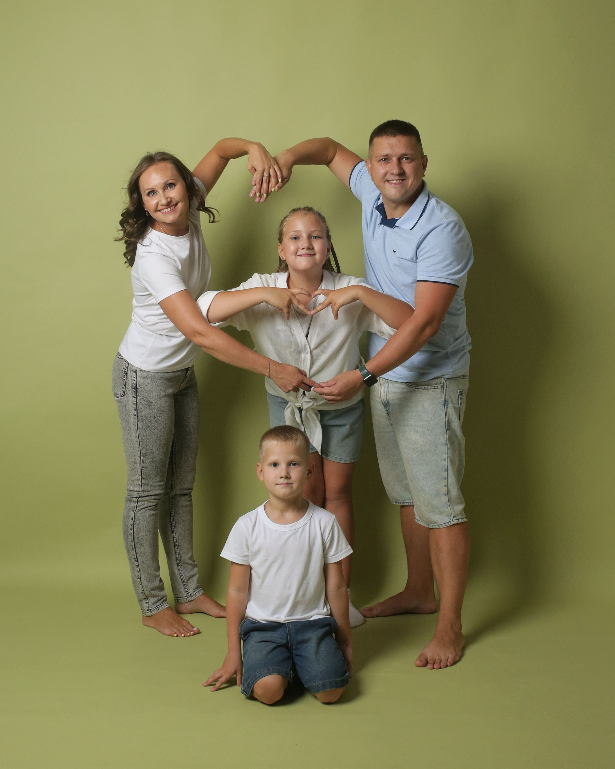 семья в фотостудии Автопортретная №2