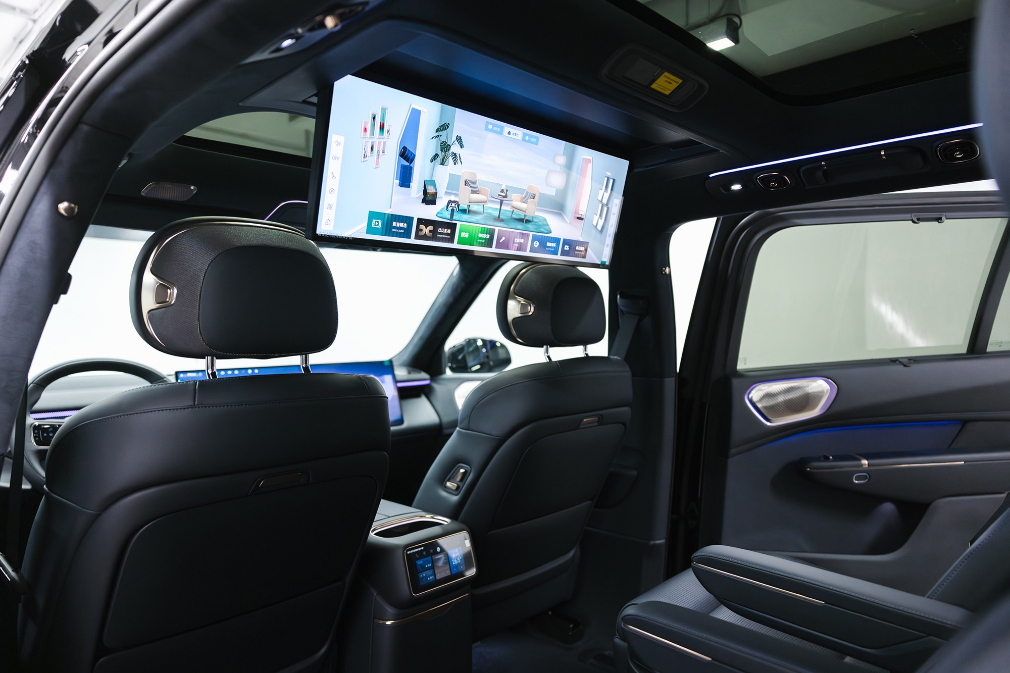 Lynk & Co 900 Ultra 2,0hyb 4WD AT (734 л. с.). Автосалон «Х-Авто»