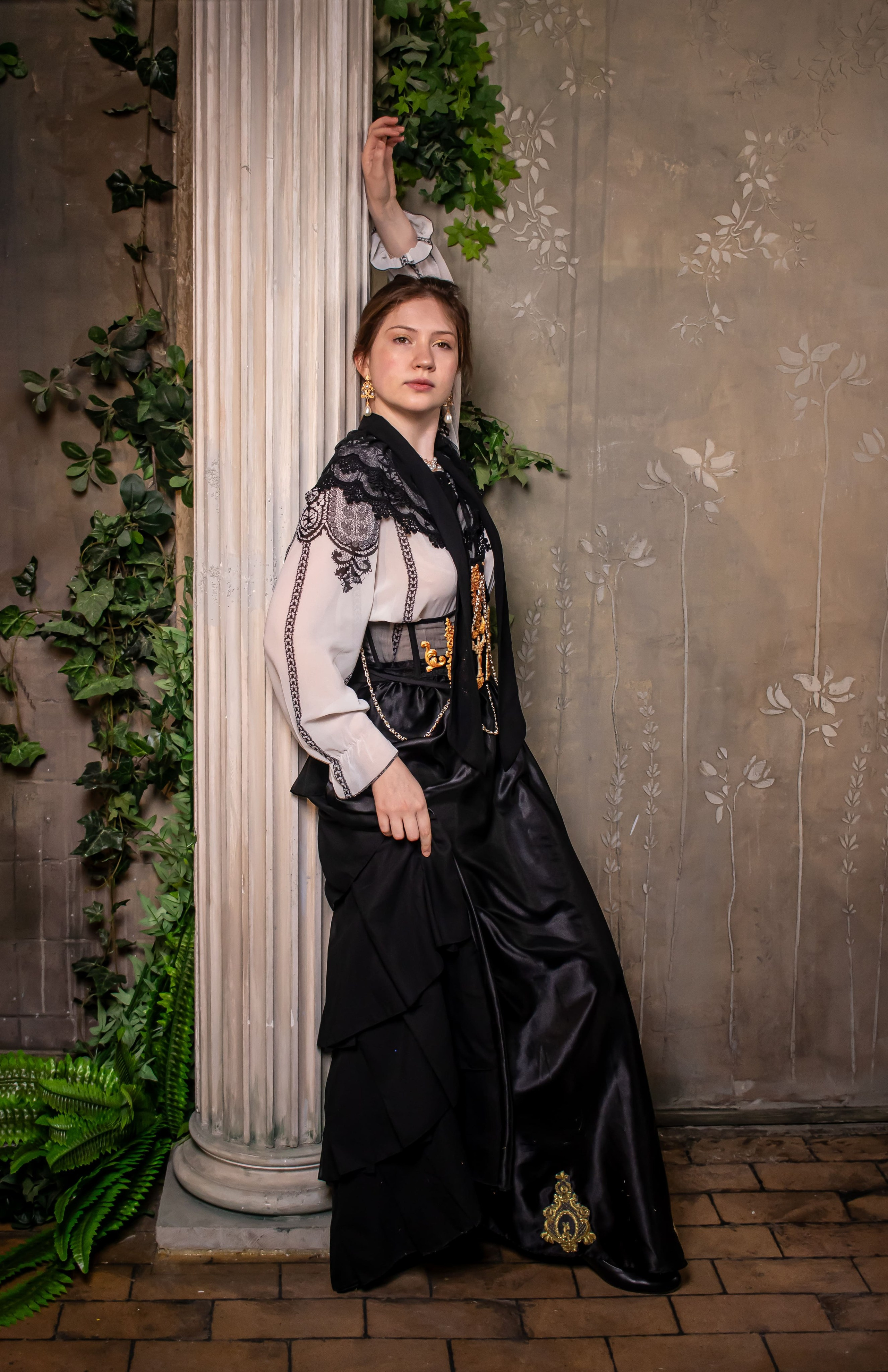 Женская фотосессия в стиле Ренессанс в полный рост, художественный образ, фотограф Карасёва Елена