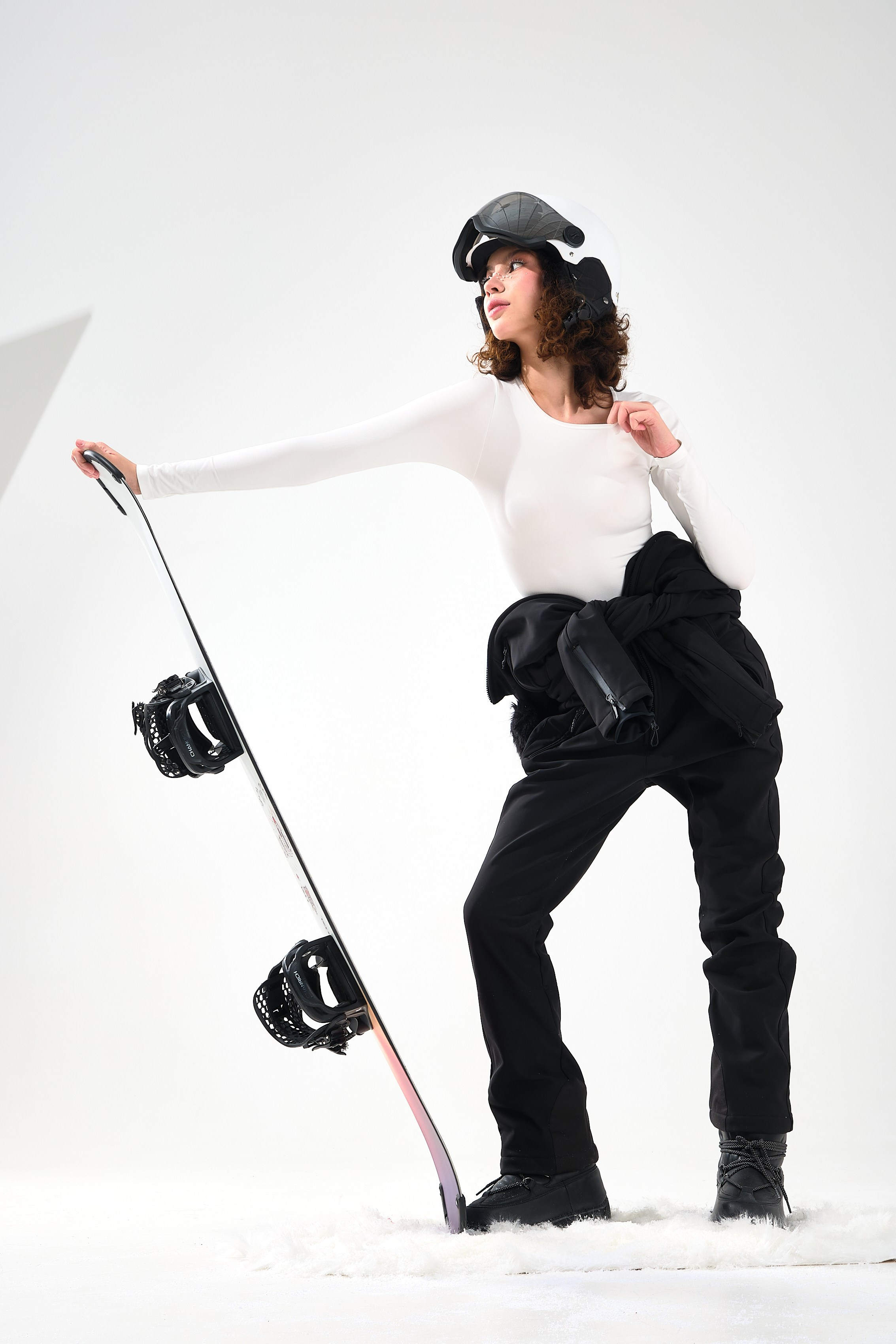 Имиджевая студийная съёмка для бренда Tomyris. Фотограф в Алматы Дмитрий Лукьянов. Предметная и рекламная фотосъёмка товаров