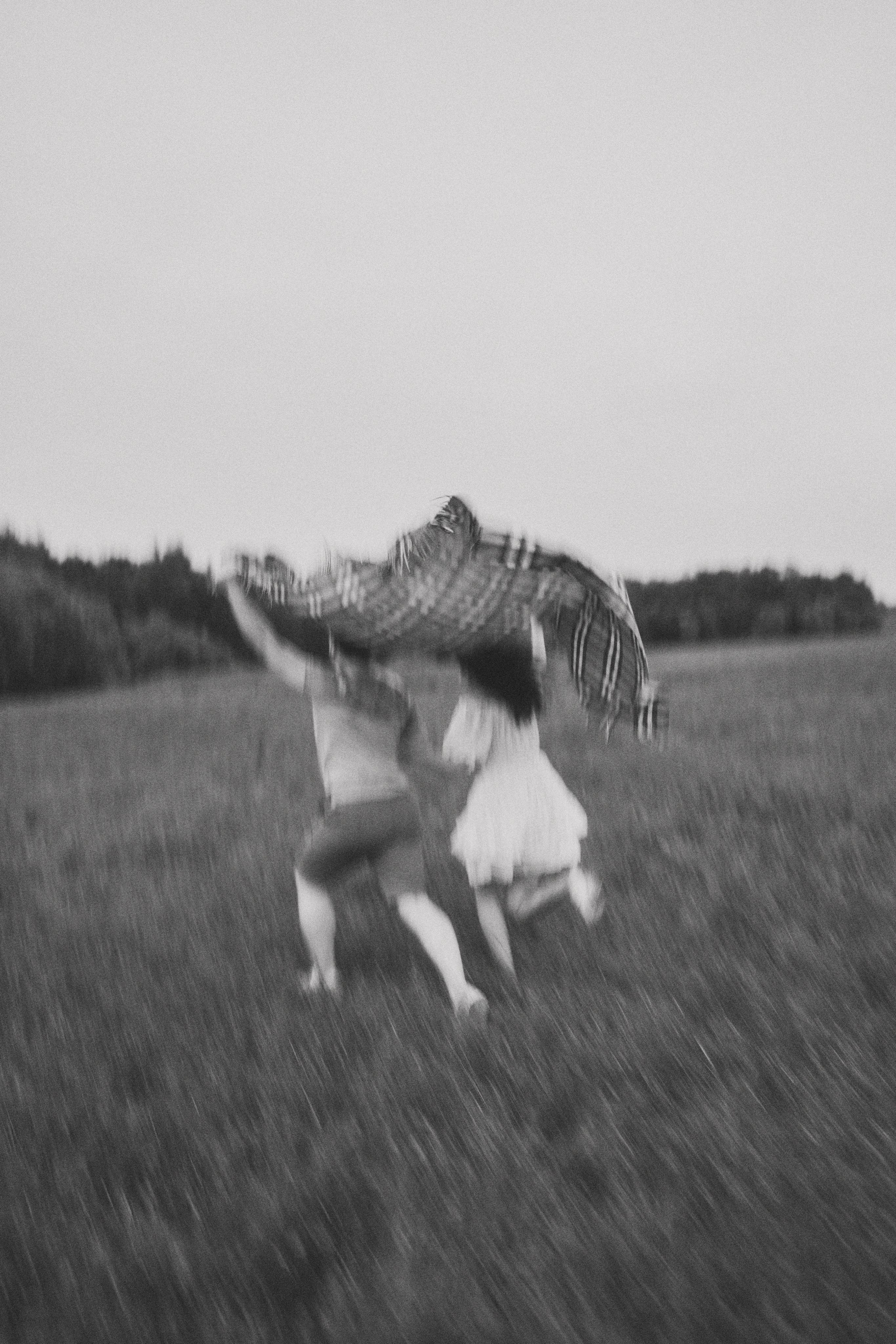 динамичная лайфстайл парная фотосессия лавстори