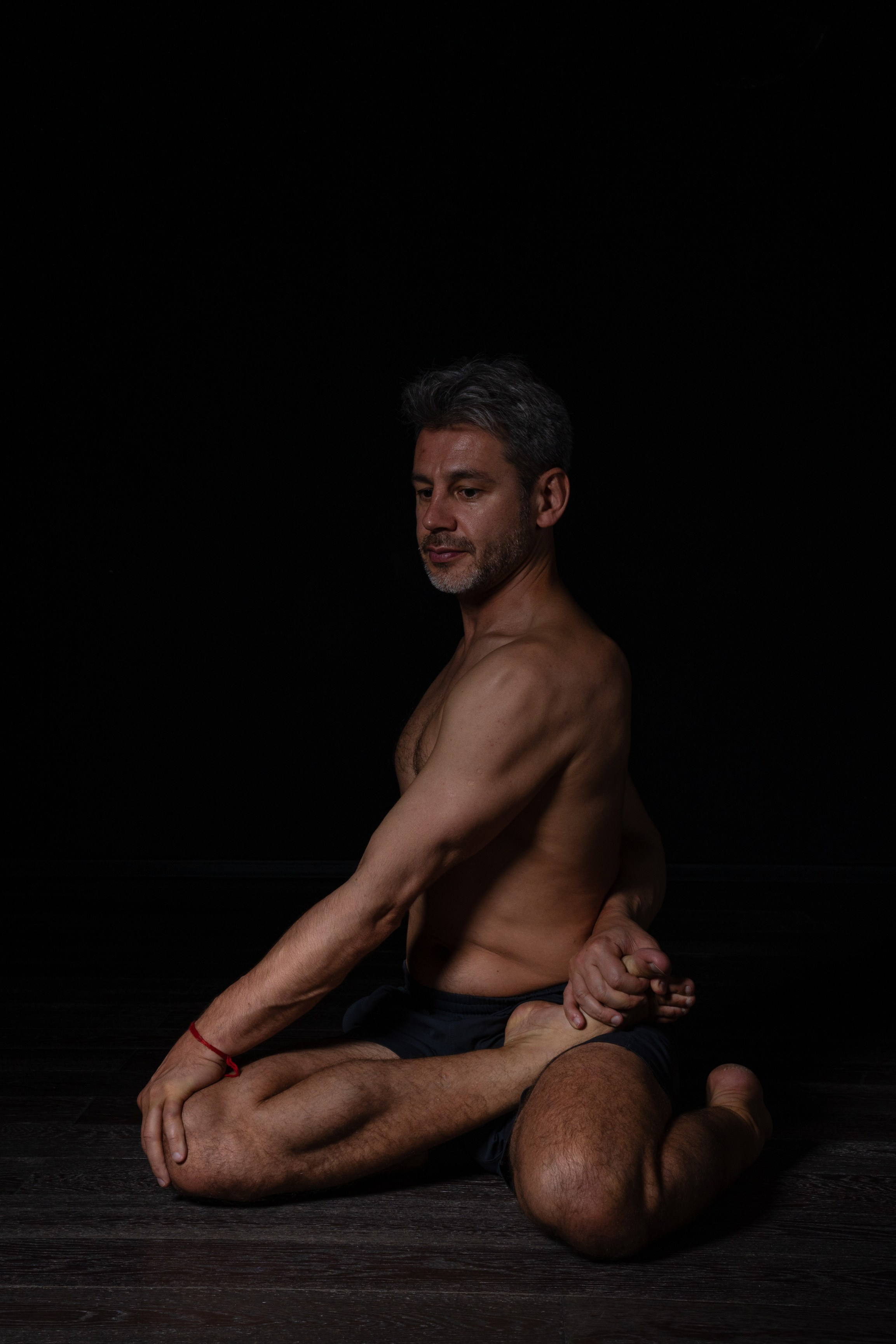 Йога тренера и йога студии. Живые снимки! Фотограф Даша Бендер