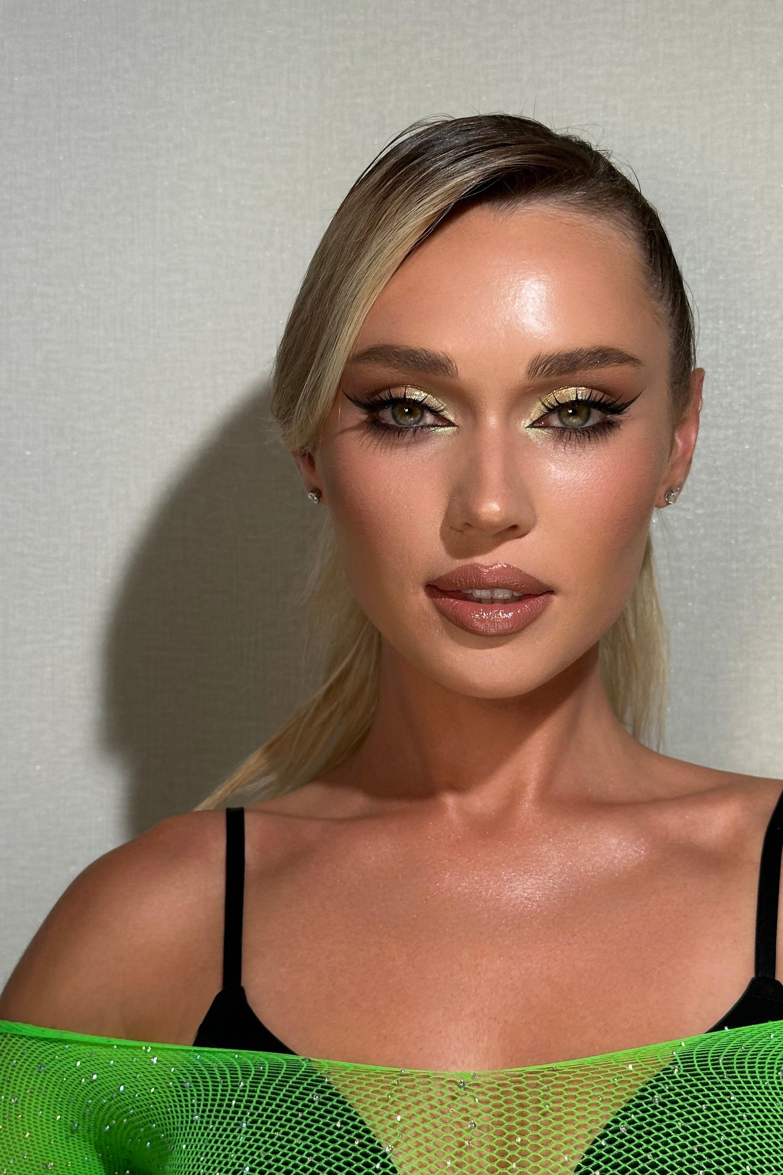 Стилист Чаус. Подрядчики и друзья сети свадебных площадок House for wedding