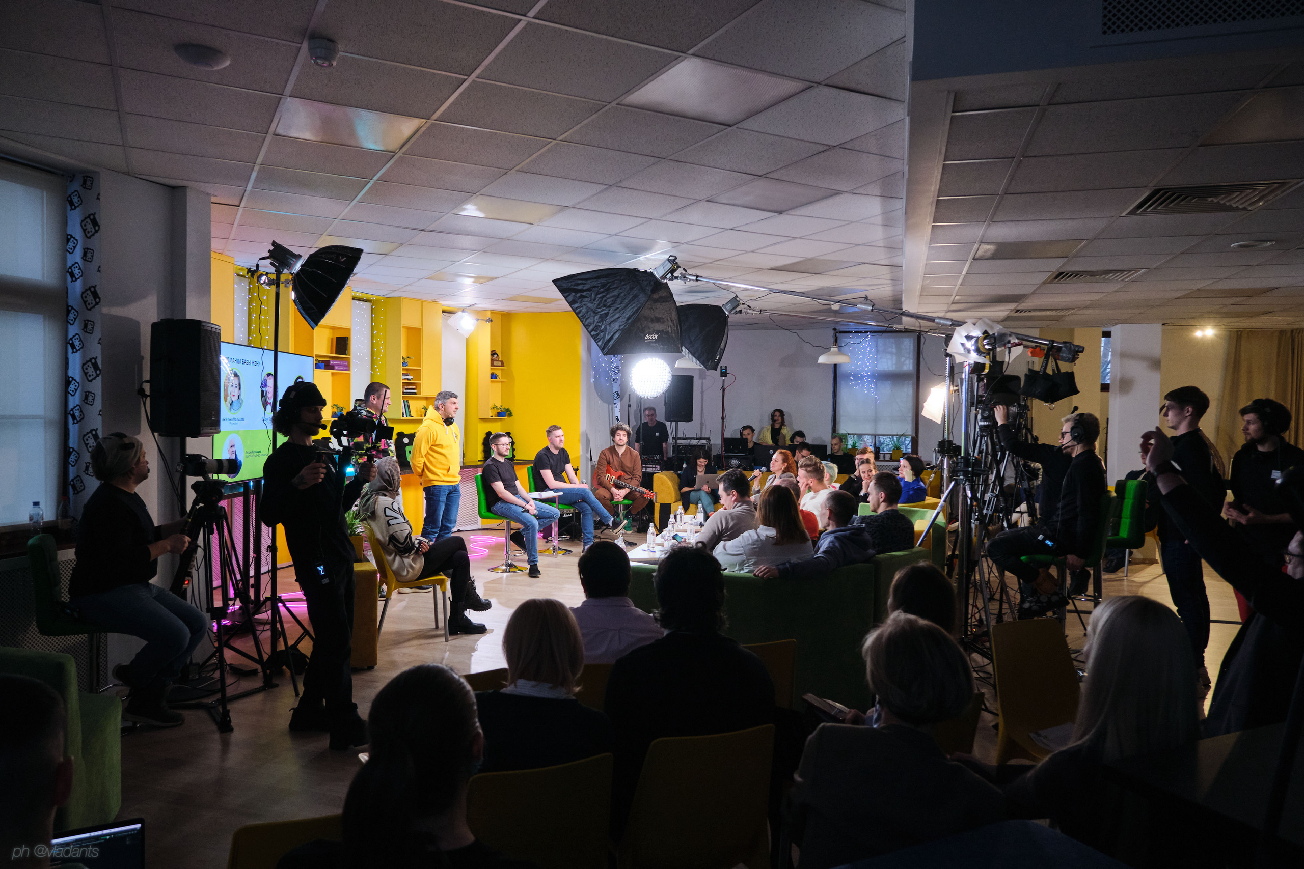 Организация онлайн-трансляции в Москве и на Шри-Ланке