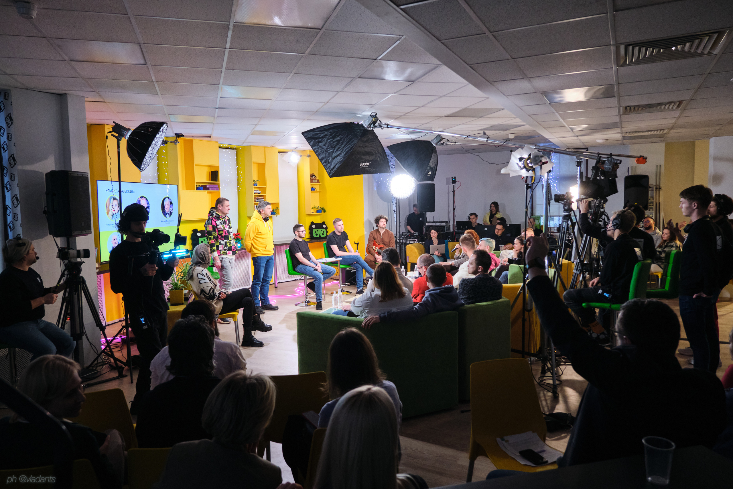 Online broadcasting. NASTROE Film production in Russia and Sri Lanka