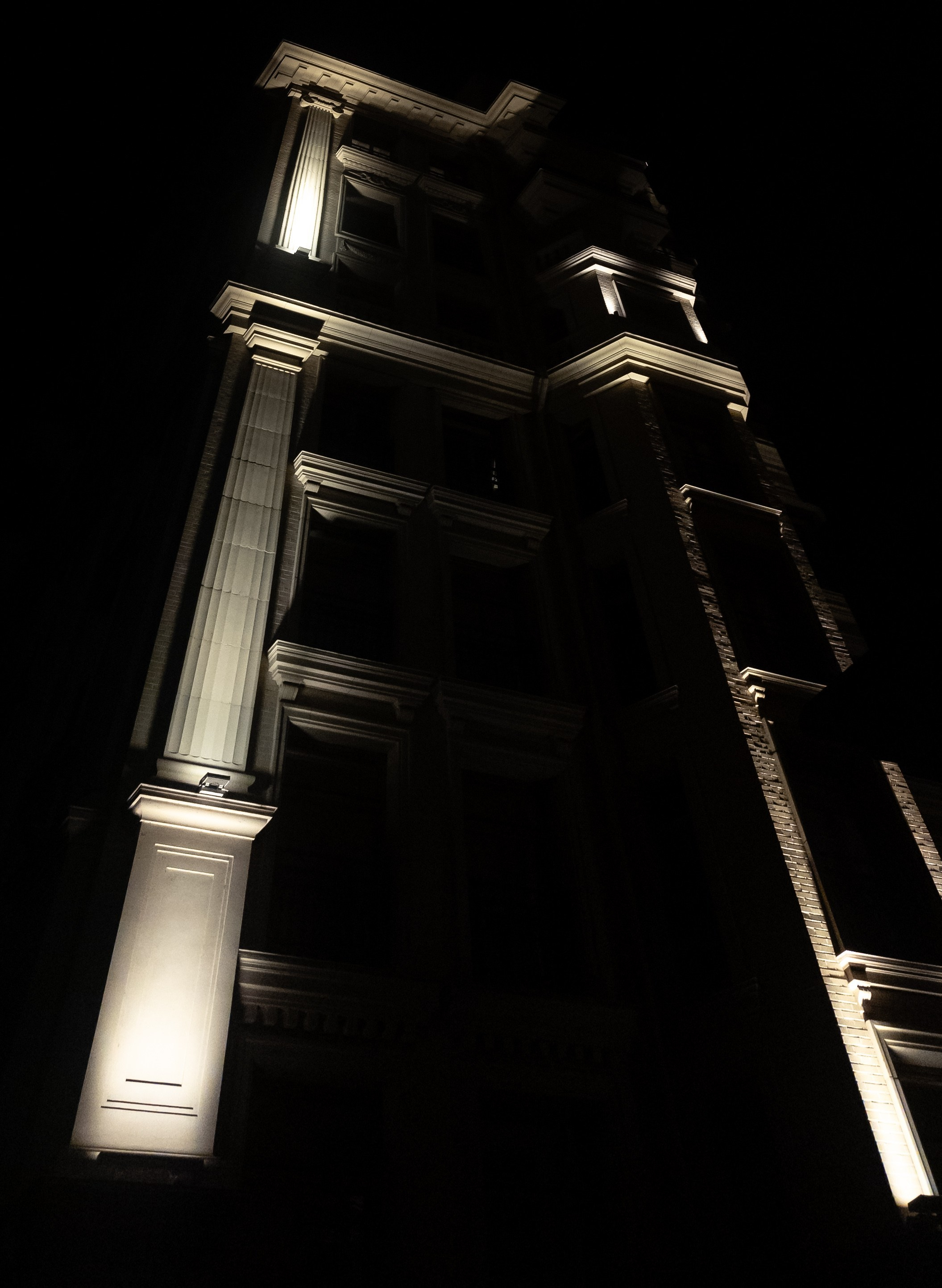 Архитектура и городские ритмы. Любовь Каширская — фотограф для малого бизнеса и специалистов