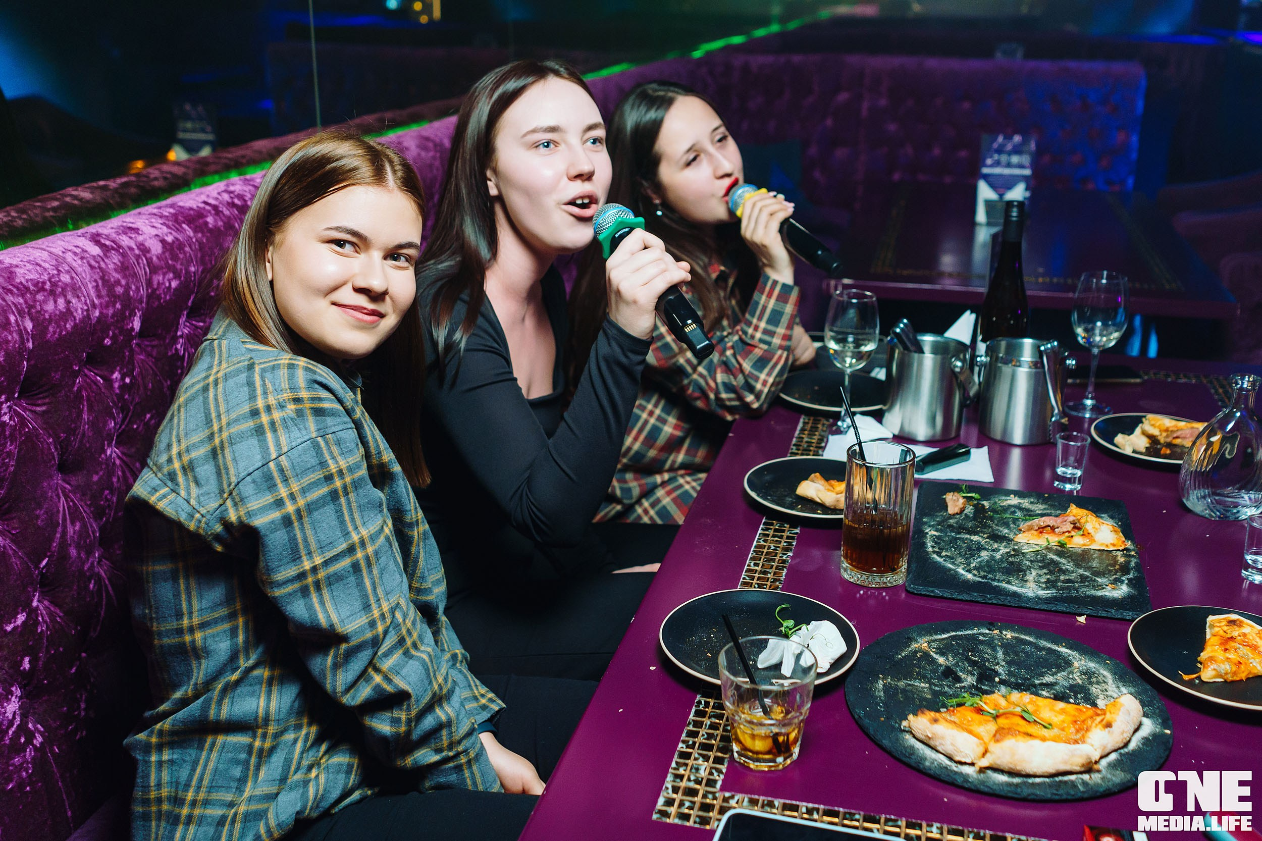 Фоторепортаж из караоке-клуба Эйфория. One Media Life: фоторепортажи, фотоотчеты с мероприятий и заведений