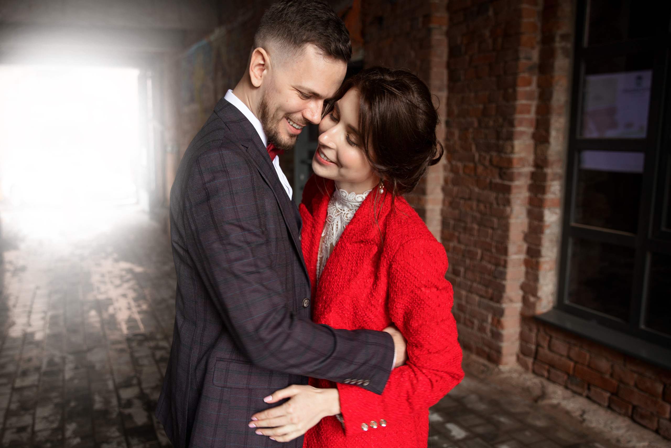 красный в образе невесты