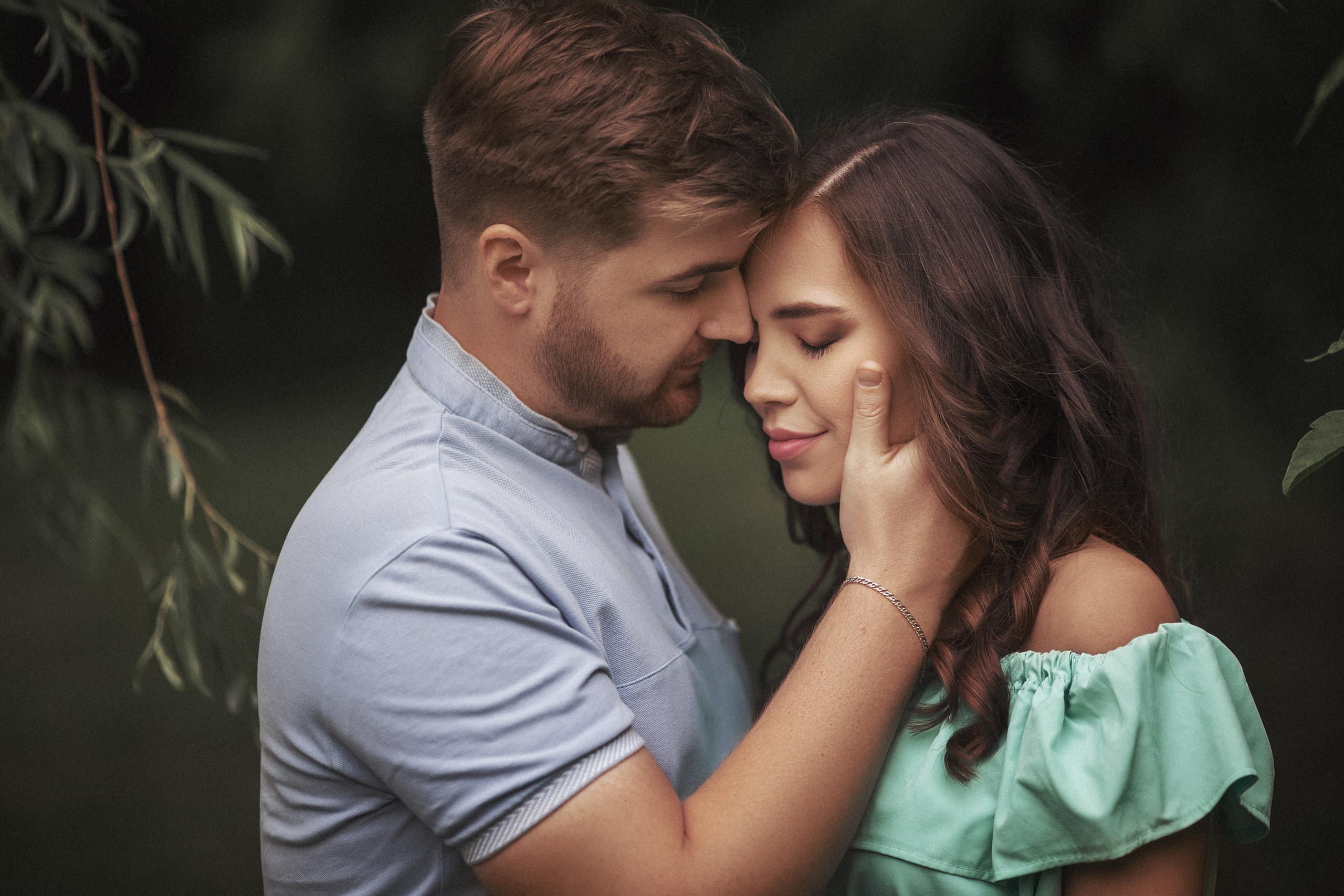 Красивая и стильная студийная фотосессия беременной в Москве. Профессиональный фотограф в Москве. Елена Шуваева