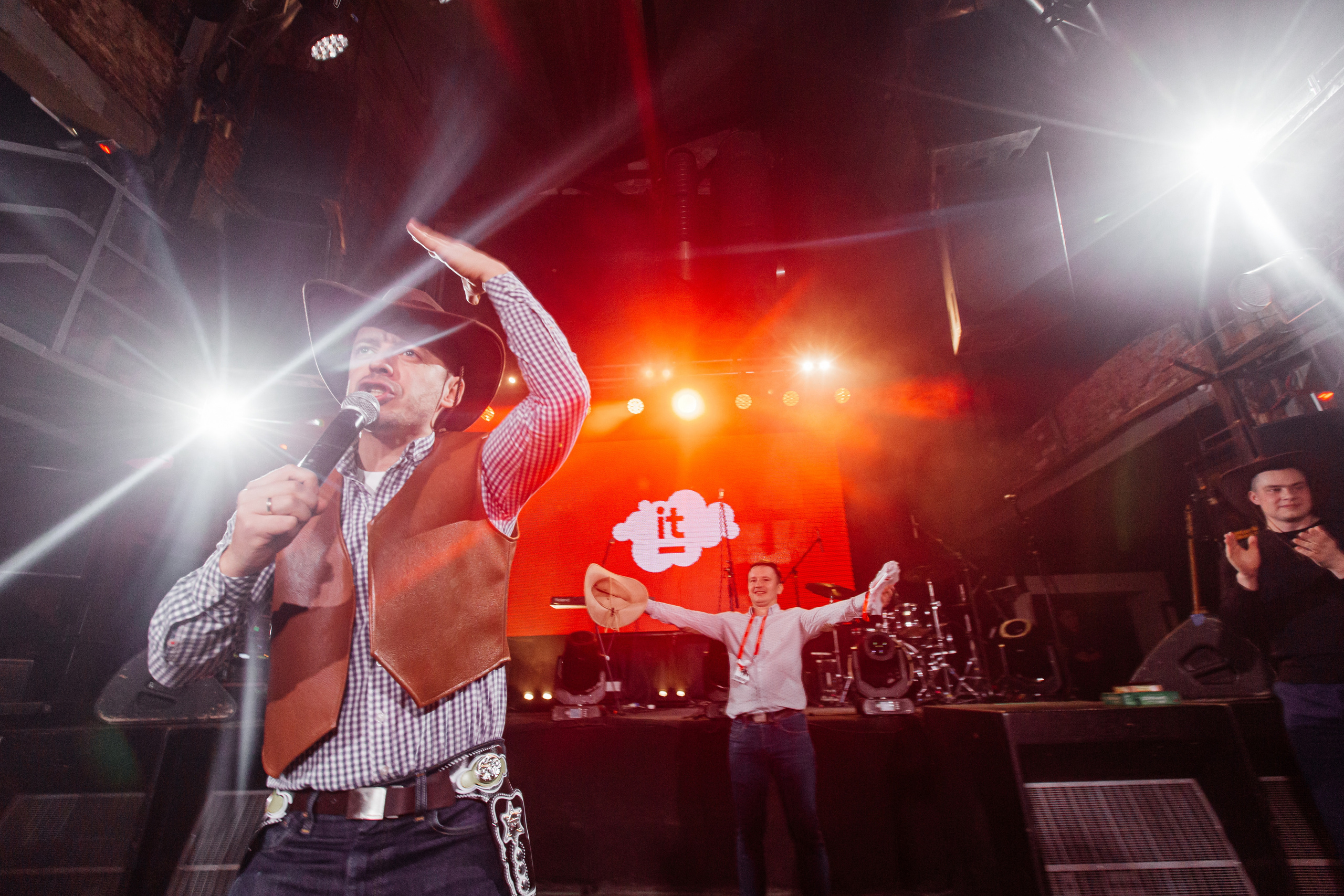 Репортажной фотограф на мероприятие в Москве Антон Матвеев. Свадебный фотограф в Москве | Антон Матвеев