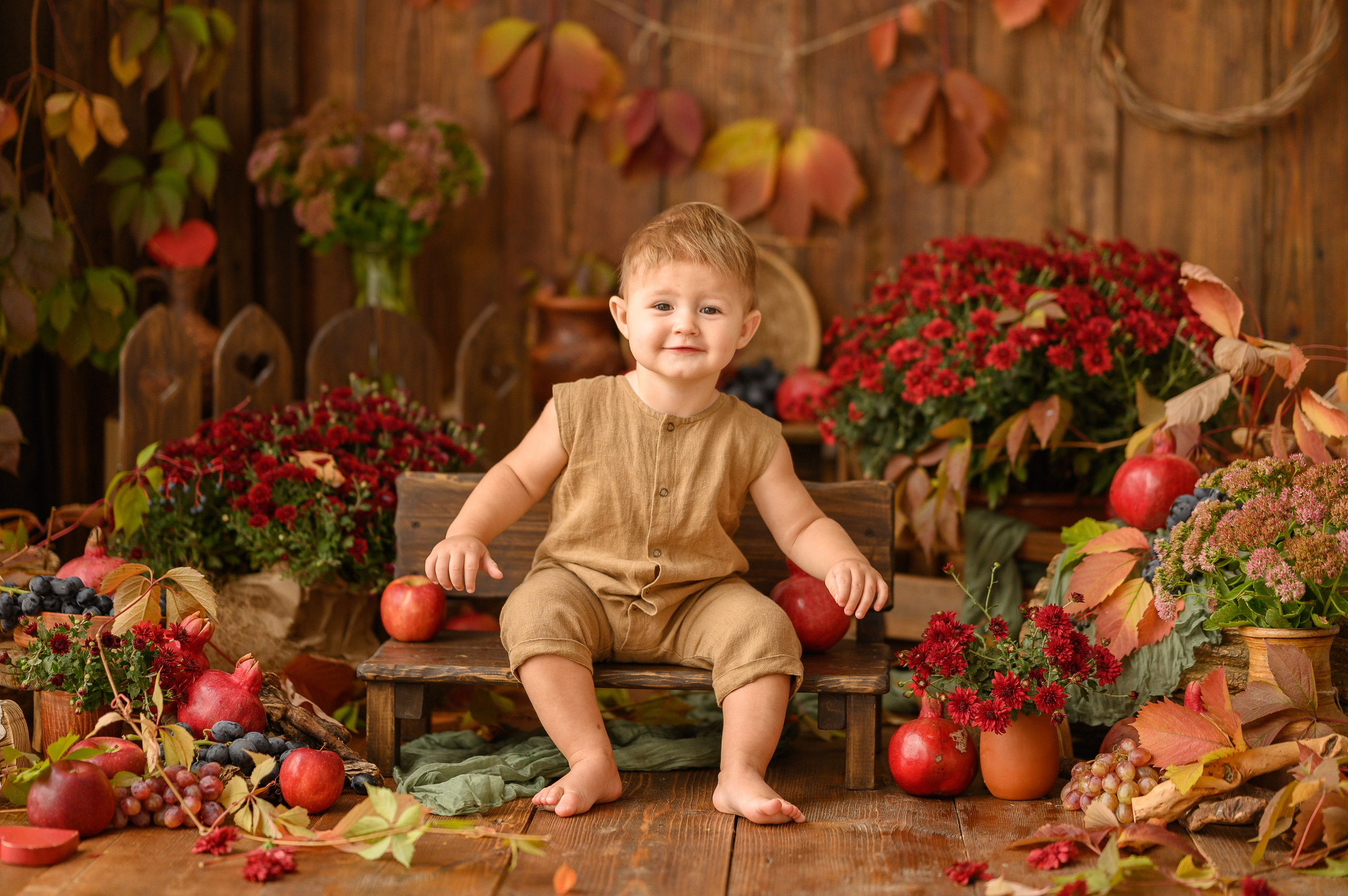 Коля и гранаты-виноград. Детский и семейный фотограф Ирина Гладких
