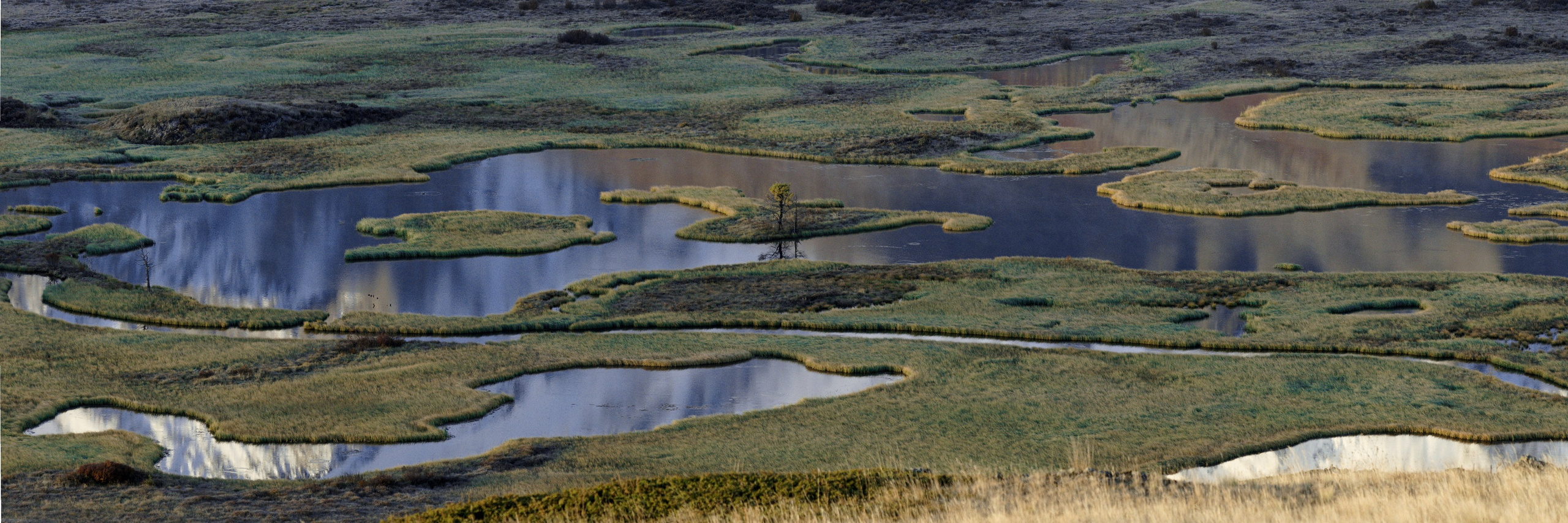 Это не фотошоп. Я видел это в горах Алтая. Семоха Валерий. Фотограф