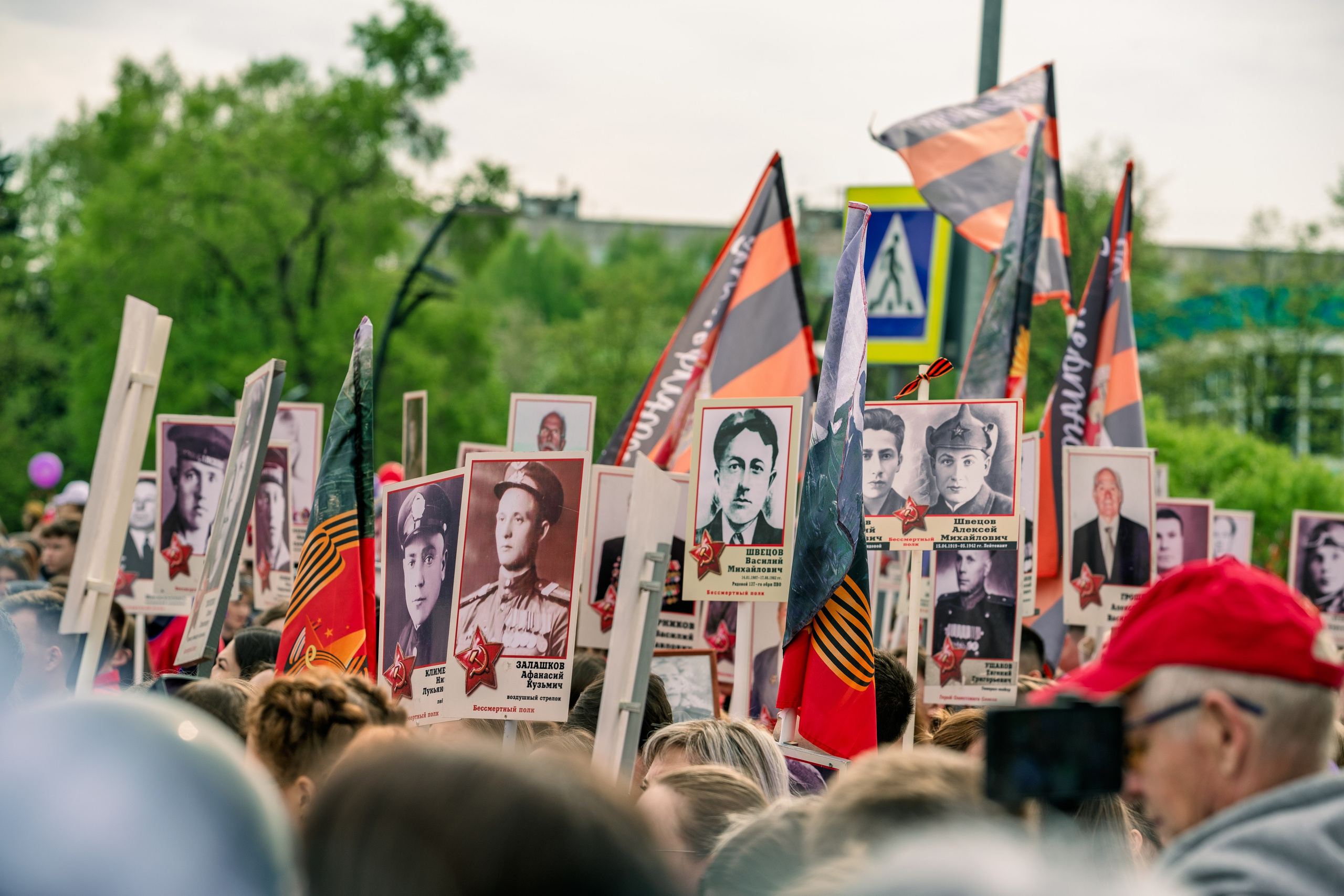 День Победы в Новокузнецке, 2025 год. Антон Непочатых — Большой мужской фотограф