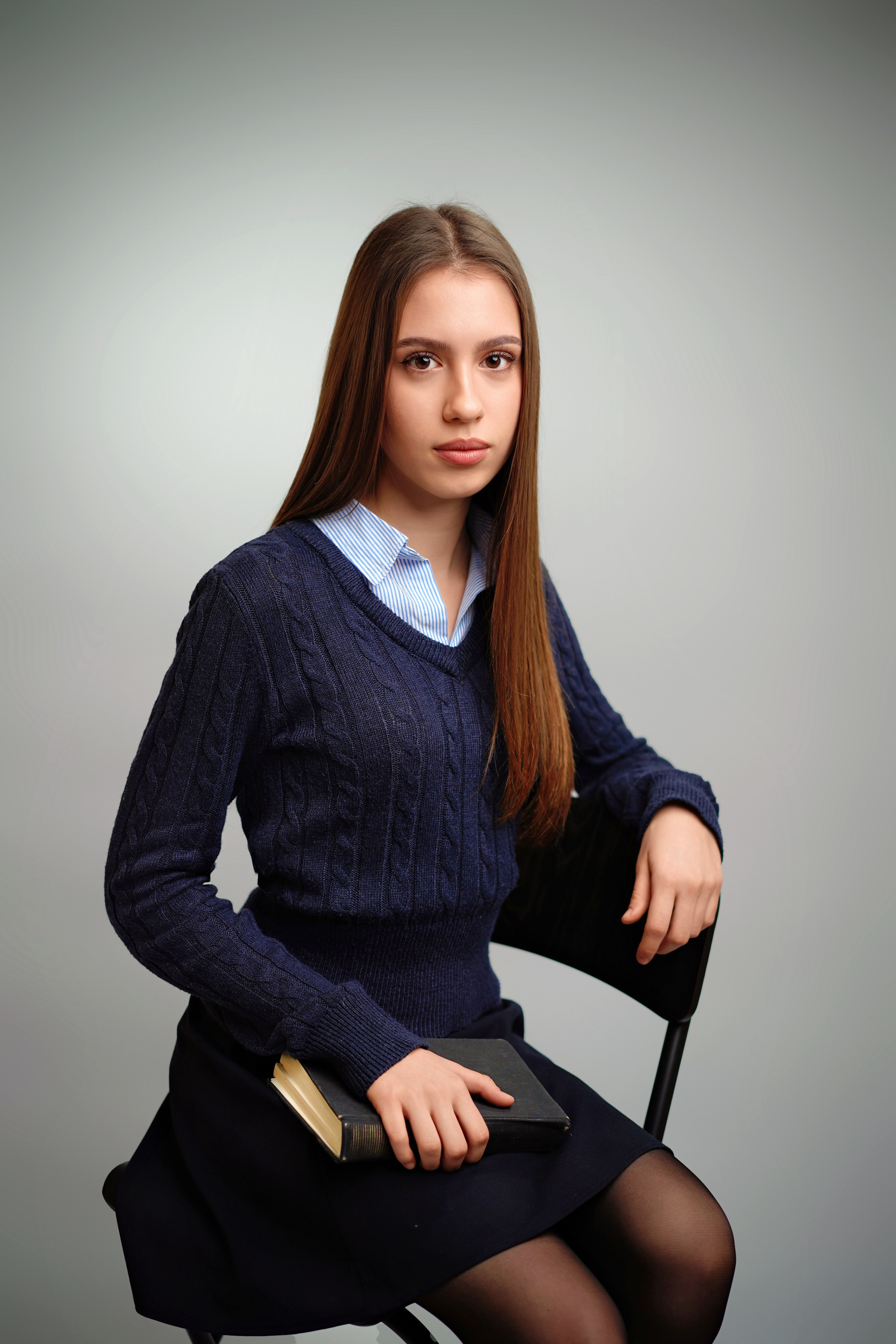 Стиль портрета в студии. GOTRA — выпускные альбомы в Тюмени