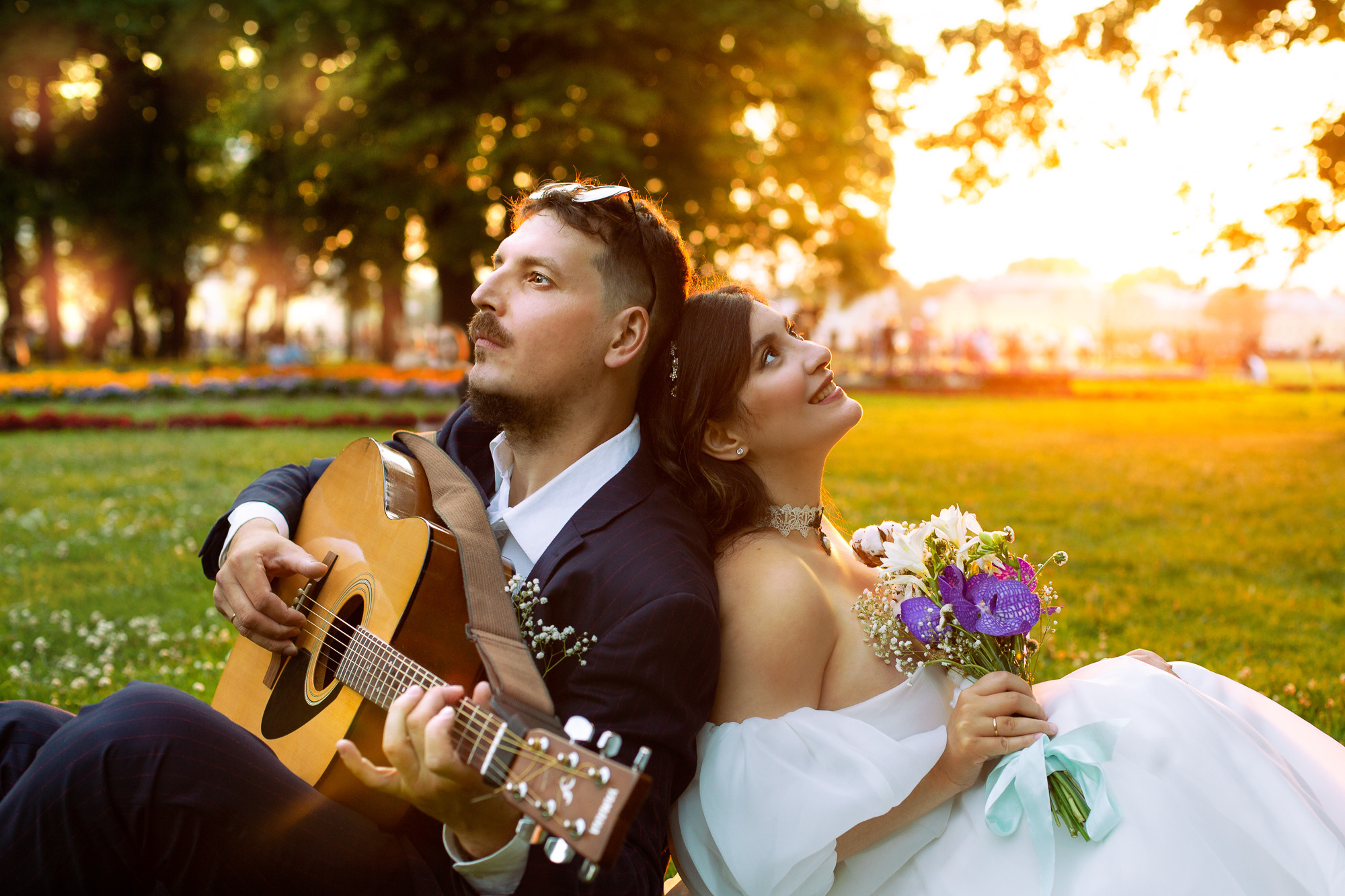 Свадебная прогулка по летнему городу. Фотограф СПб Юлия Ерошевская, предметный фотограф