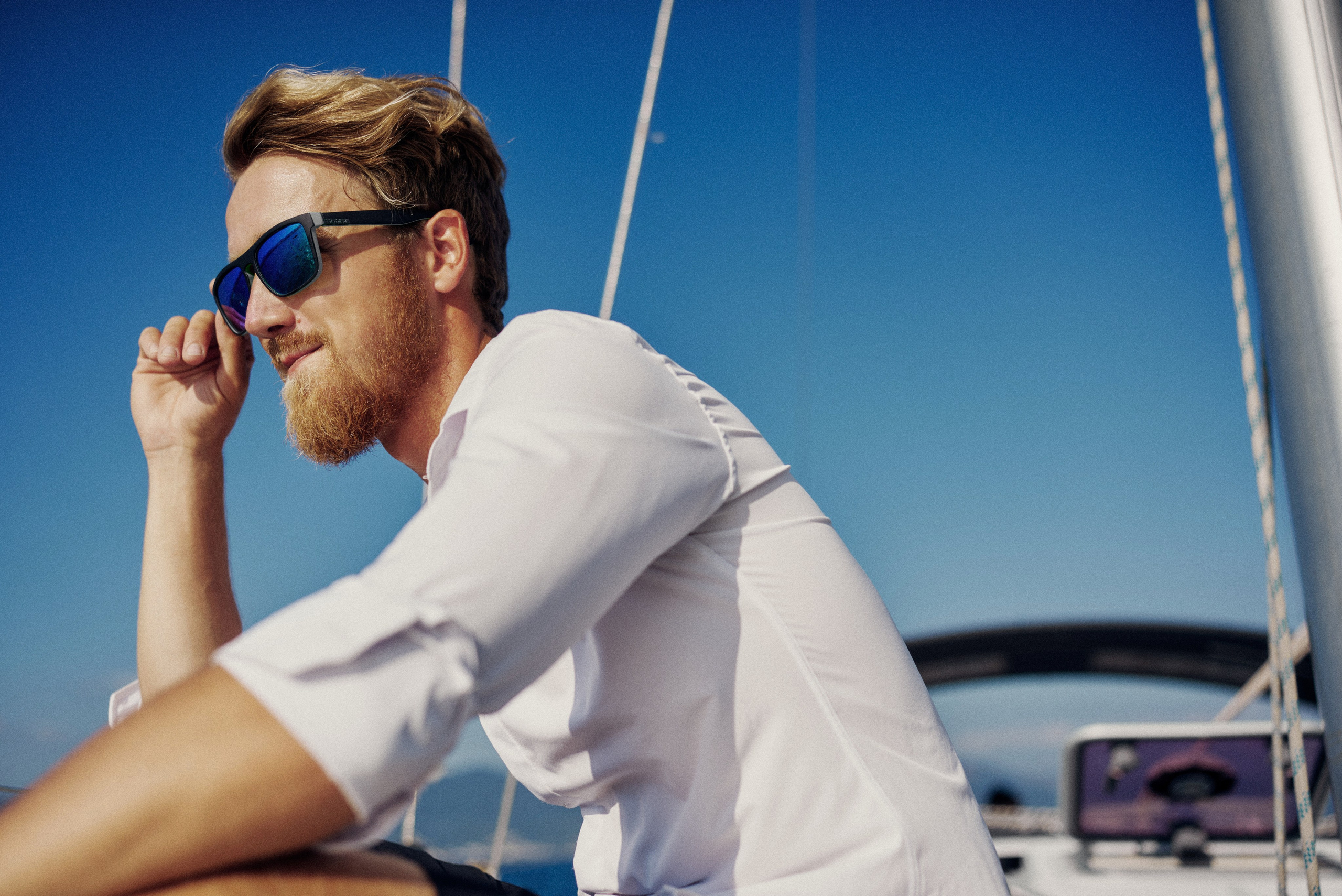 Мужской портрет на яхте