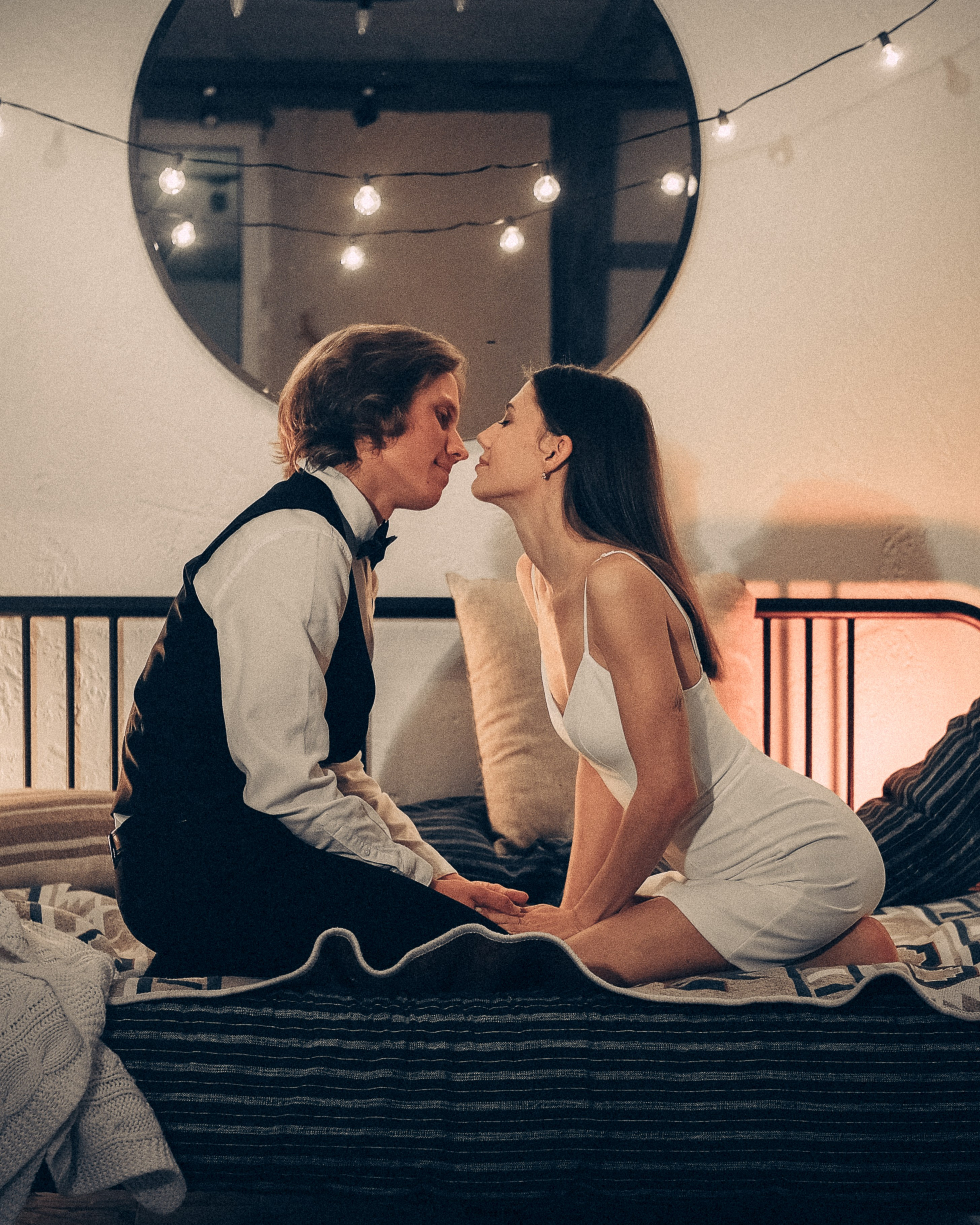 Новогодняя свадебная фотосессия в квартире. Свадебный фотограф в СПб Александр Шведов. Фотограф СПб Александр Шведов: Свадьбы, фотопрогулки, портфолио, фотопроекты