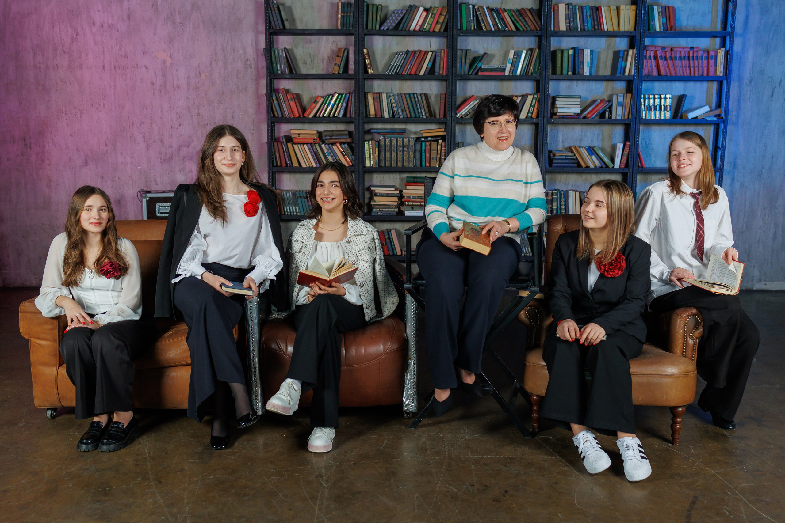 Студийная фотосъемка для старших классов в Москве. Профессиональная фото и видеосъемка. Москва