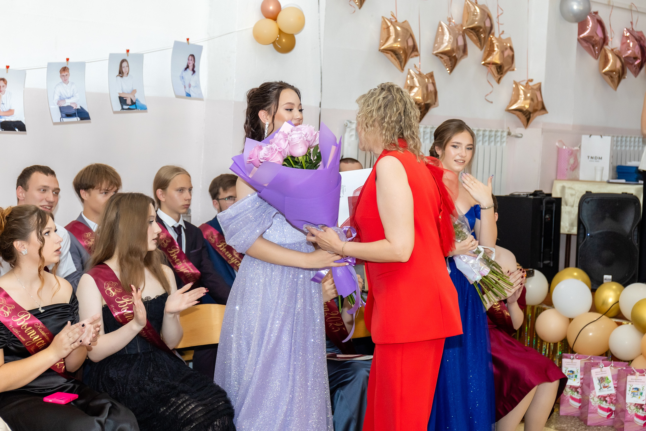 Выпускной. Школа 22, 11 класс. Стильный выпускной альбом Владивосток фотограф Вероника Мигачева