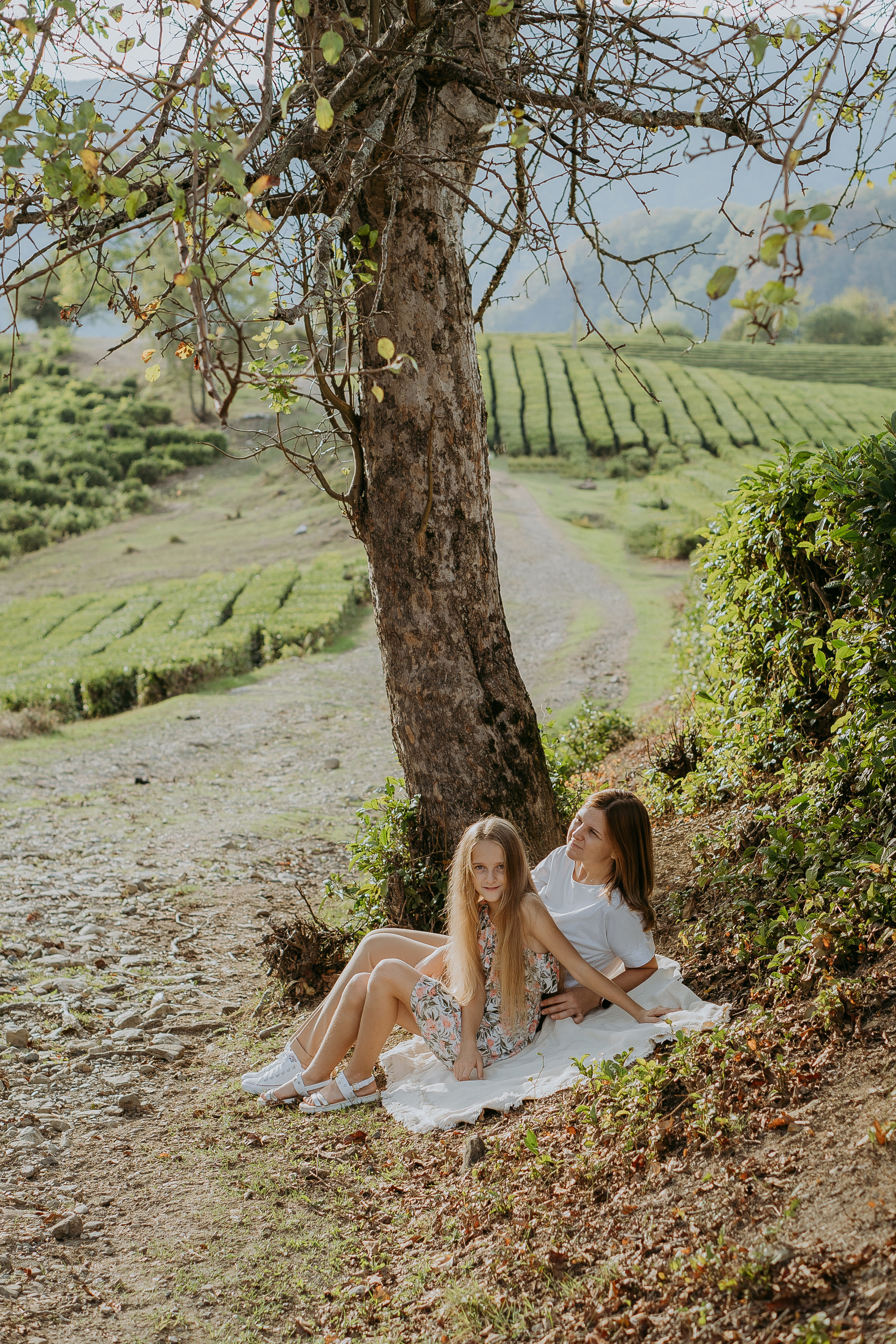 Наталья, Тимур, Элина и Максим. Семейная фотосессия на чайных плантациях. Фотограф в Сочи и Абхазии | Фототуры | September Air