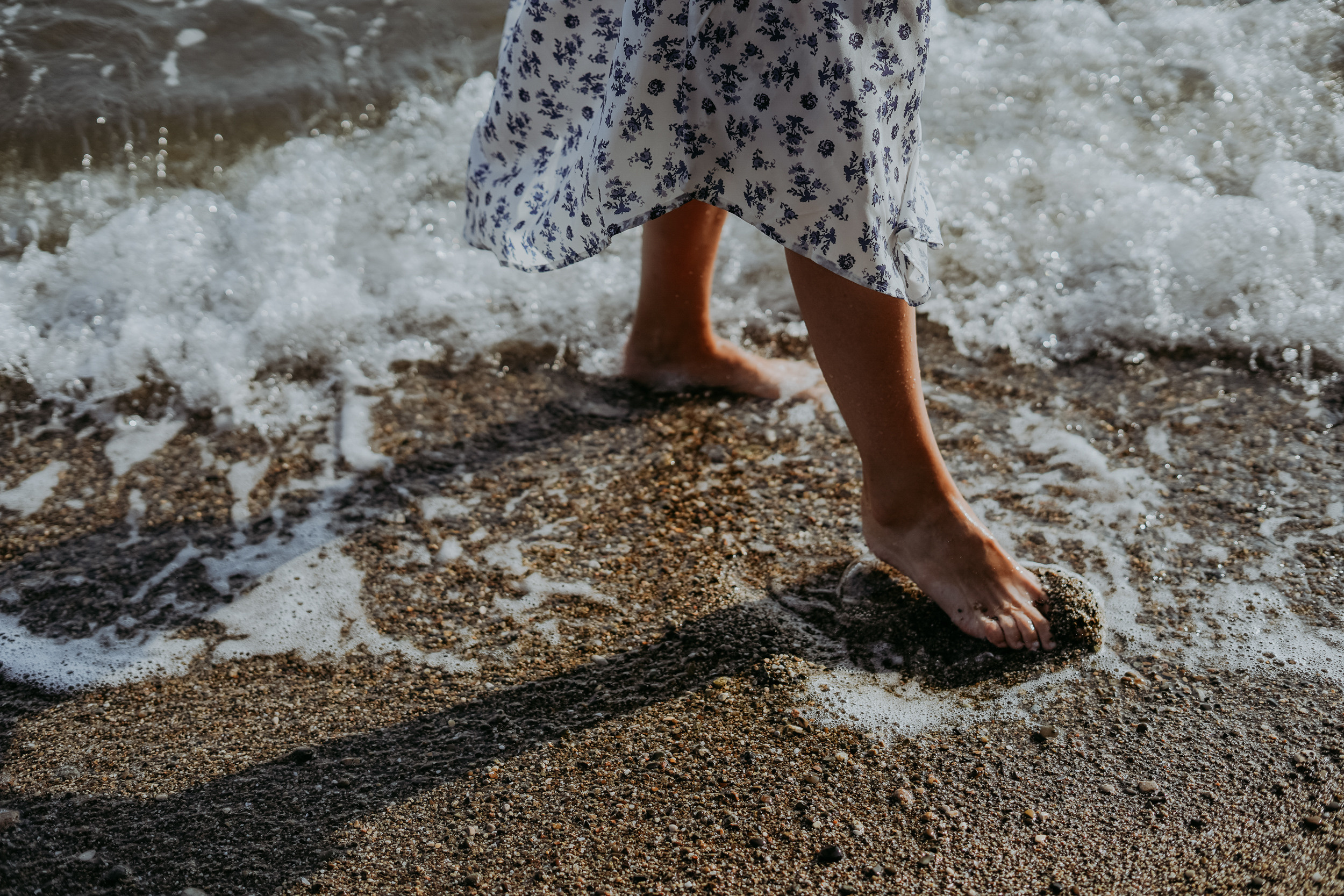 Вика, Сергей и маленькая Саша на берегу моря в Мюссере, Абхазия. Фотограф в Сочи и Абхазии | Фототуры | September Air