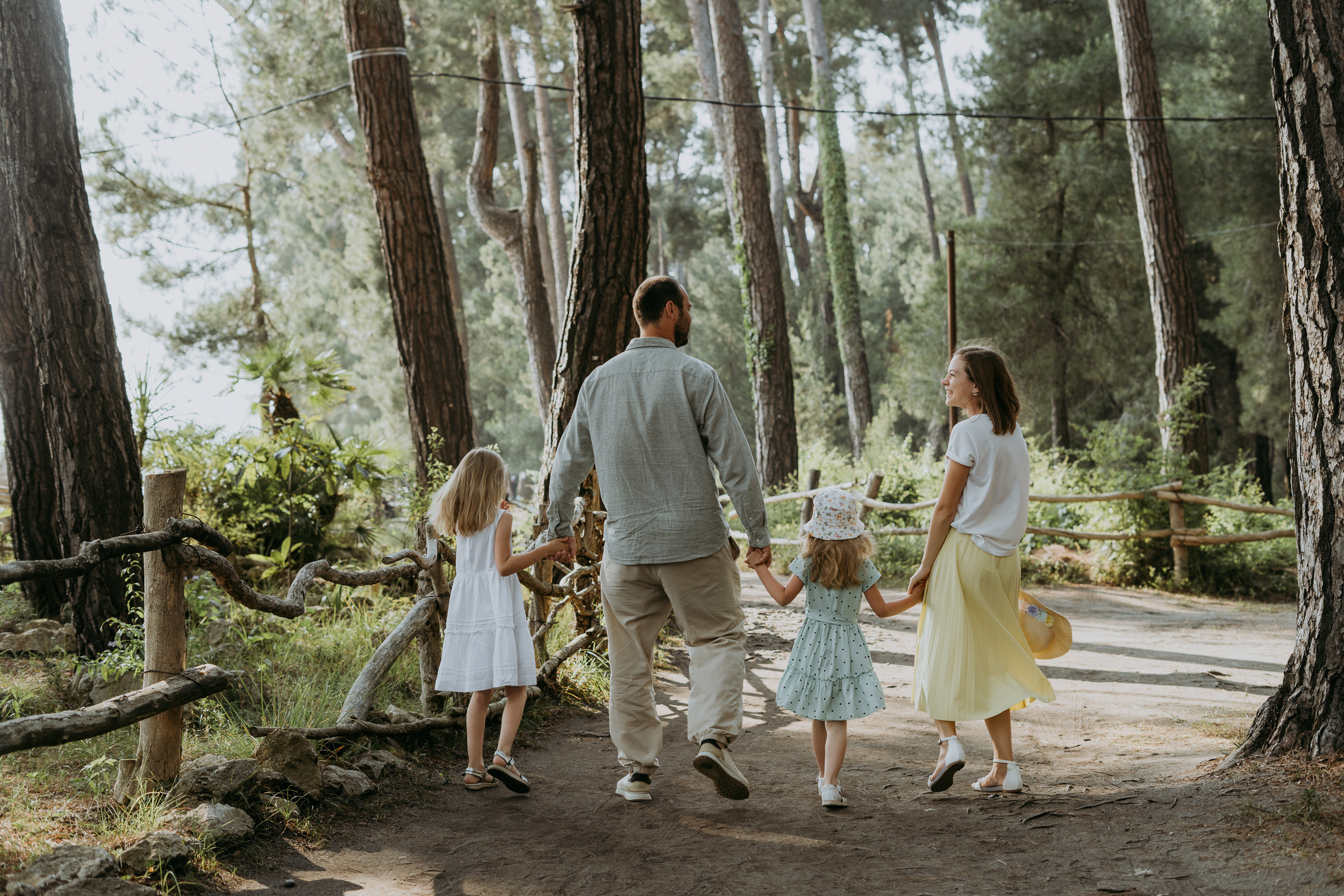 Катя, Сергей, Ника и Полина. Фотосессия в Пицунде. Фотограф в Сочи и Абхазии | Фототуры | September Air