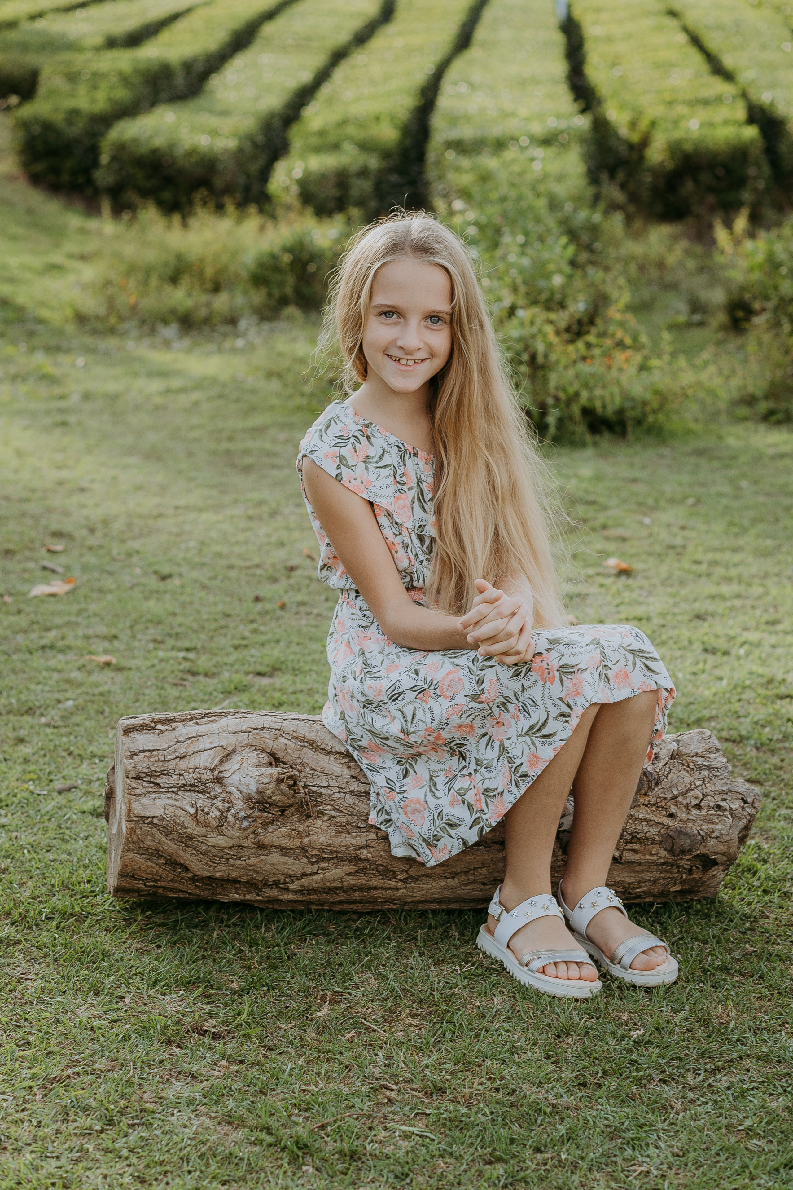 Наталья, Тимур, Элина и Максим. Семейная фотосессия на чайных плантациях. Фотограф в Сочи и Абхазии | Фототуры | September Air