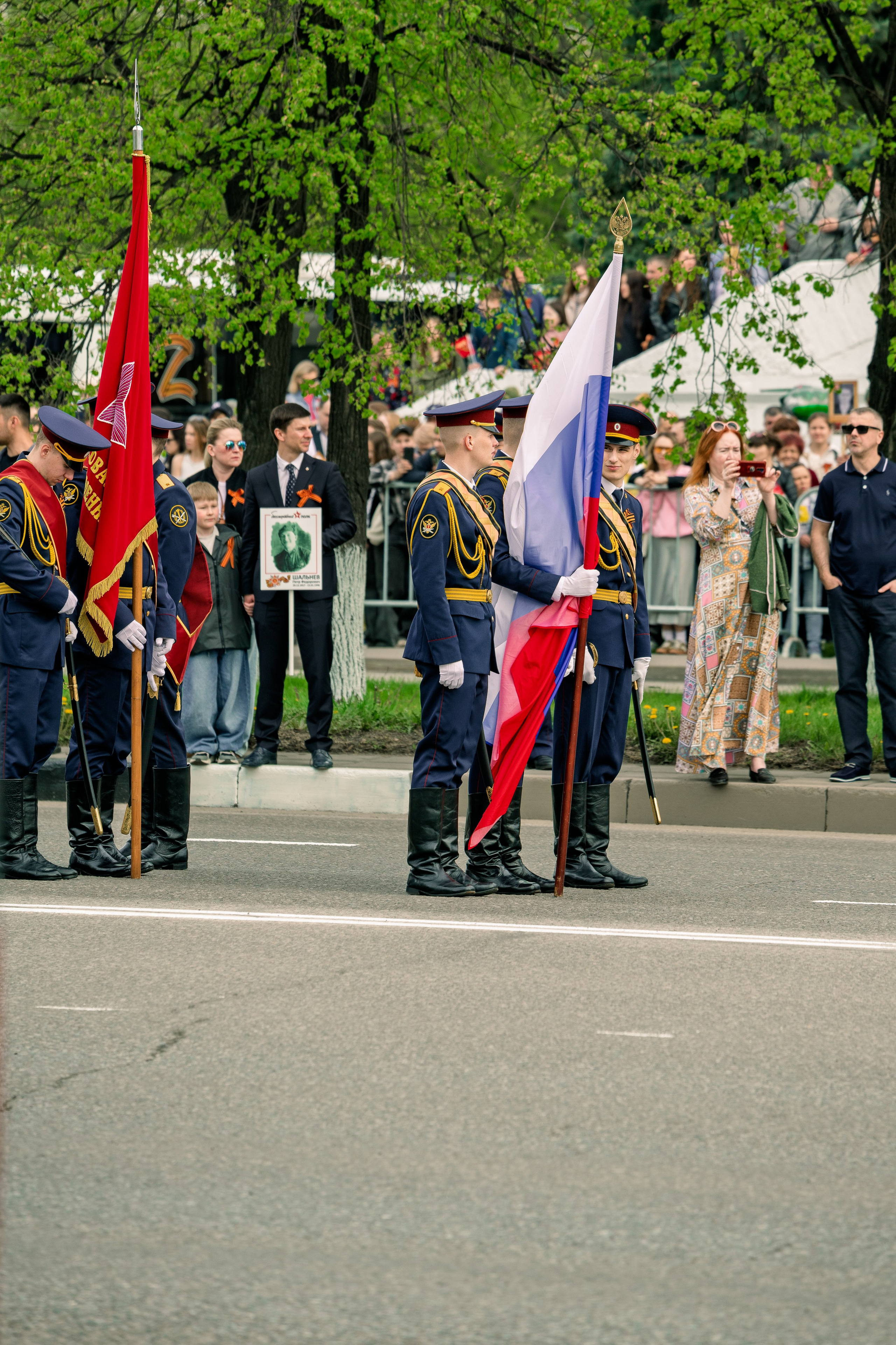 День Победы в Новокузнецке, 2025 год. Антон Непочатых — Большой мужской фотограф