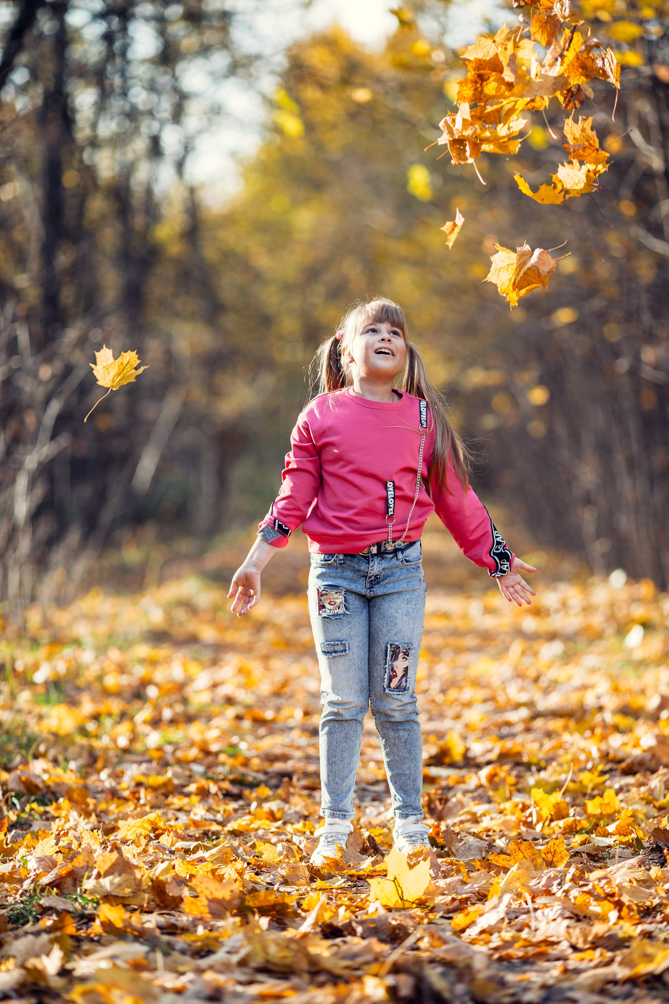 Фотопрогулка семьи в осеннем лесу. Фотограф — Евгений Свистков