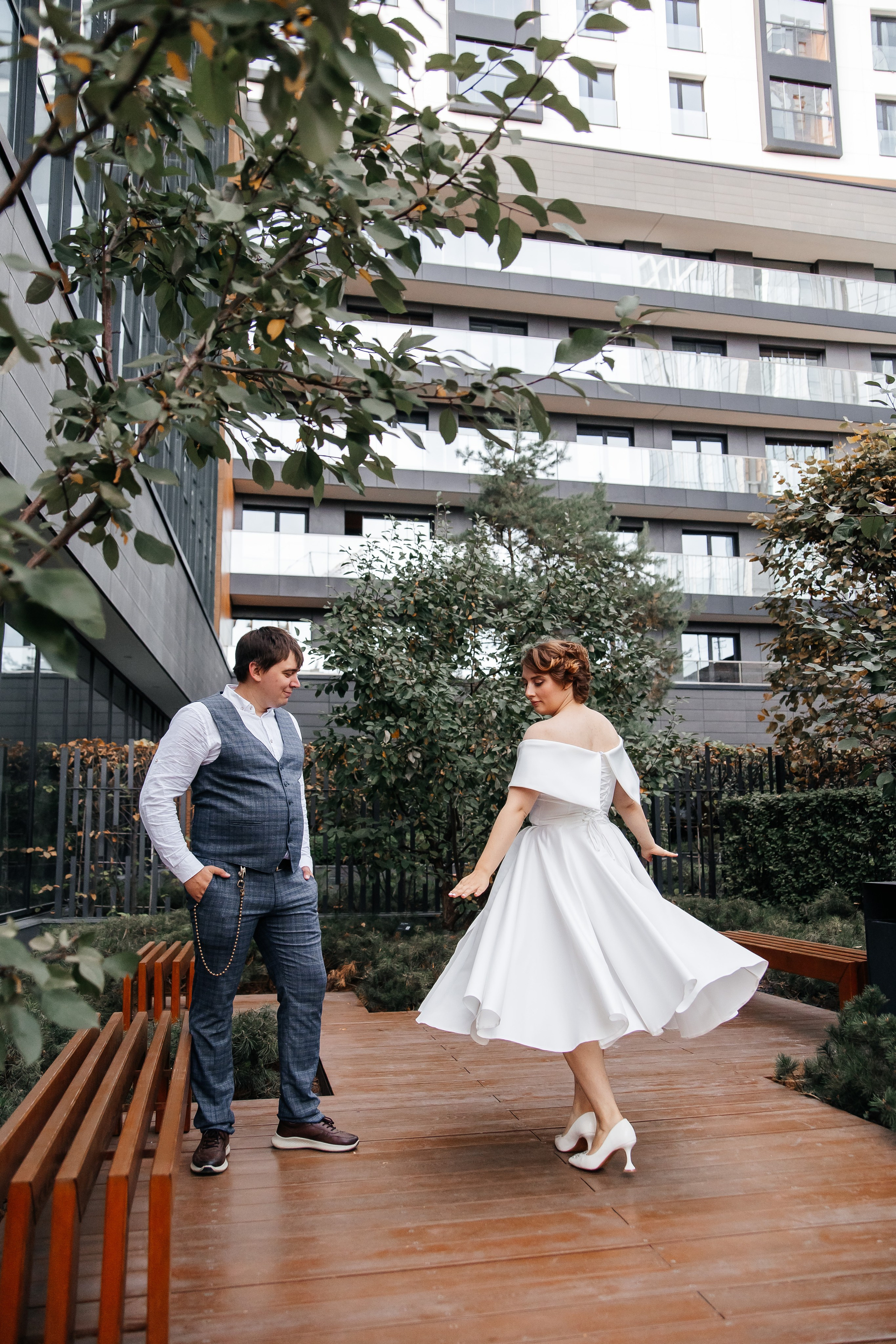 Свадебная прогулка. Свадебный, семейный фотограф, контент съёмка. Екатеринбург. Елена Граф