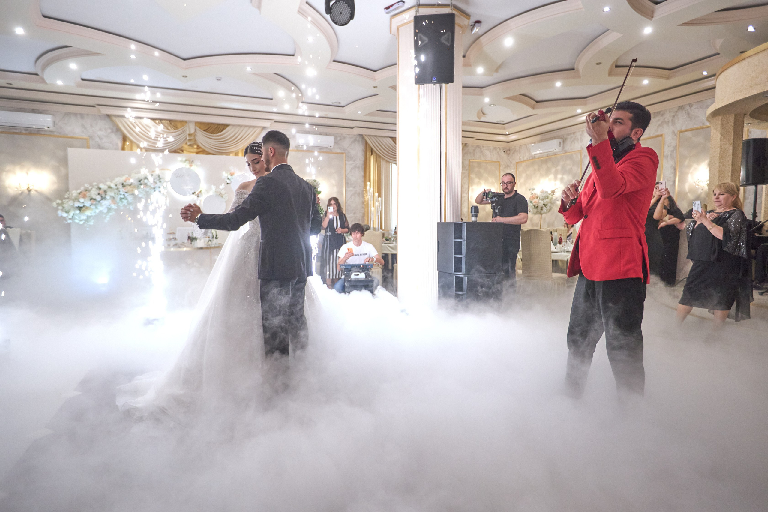 Фотопортфолио студии The One — фото в Ярославле | Свадьба, Репортаж, портрет, реклама. Фото и видеосъёмка в Ярославле | Студия The One — от 2500 ₽/час