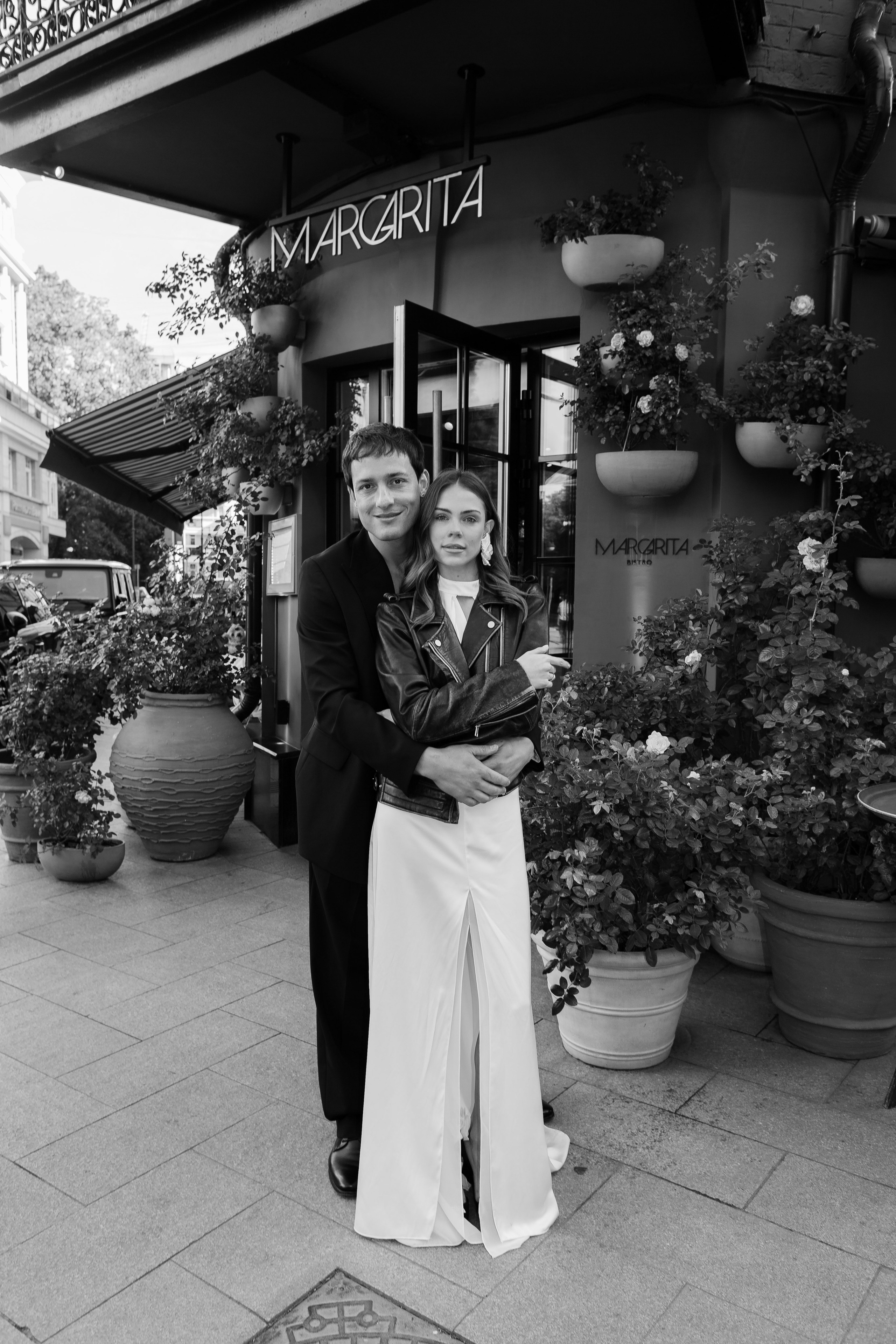 Свадебная прогулка по Патриаршим Прудам, свадебный фотограф Москва