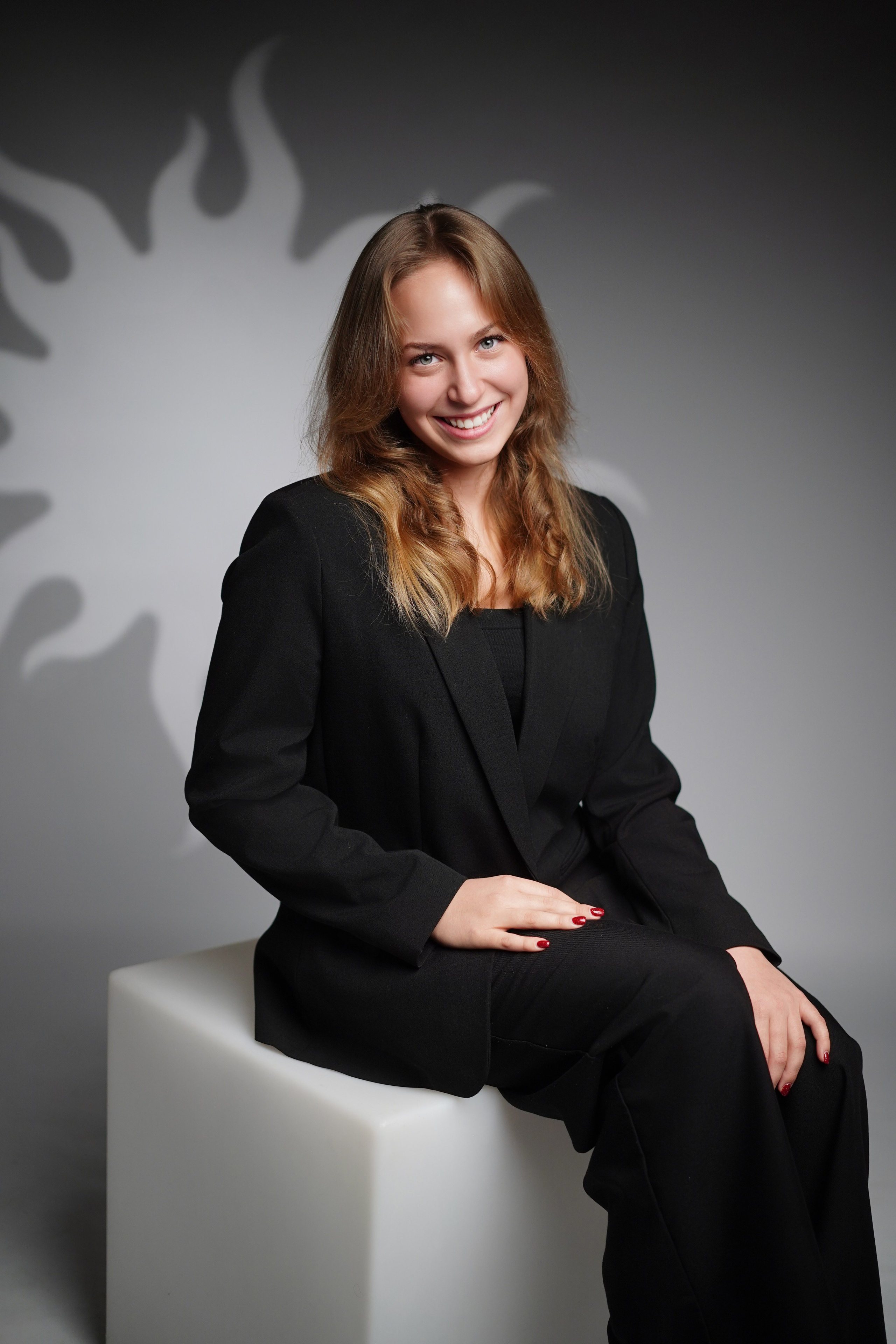 Стиль портрета в студии. GOTRA — выпускные альбомы в Тюмени