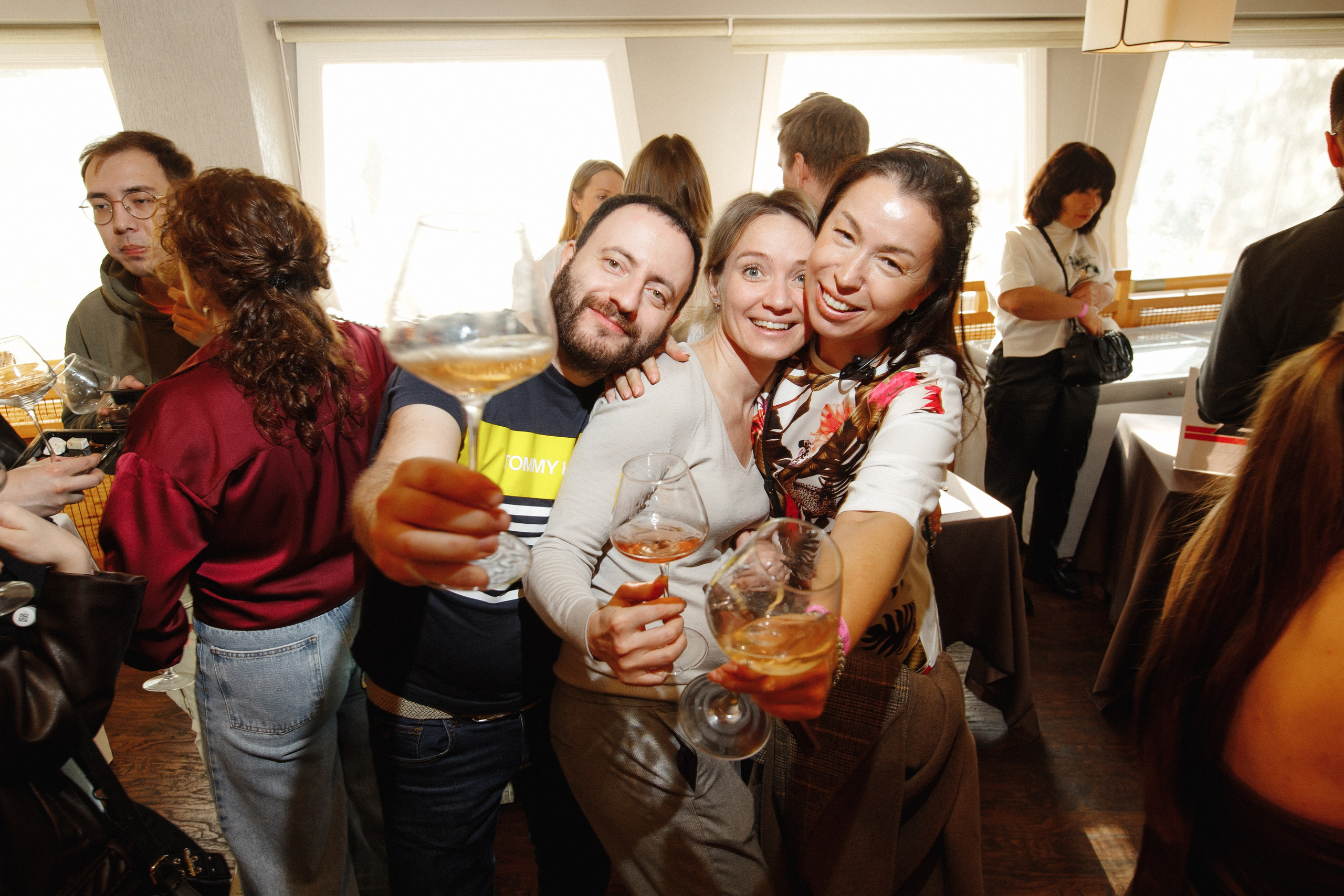 ФЕСТИВАЛЬ ИГРИСТЫХ ВИН. СВОИ. ФОТООТЧЕТЫ-СОБЫТИЯ-МЕСТА