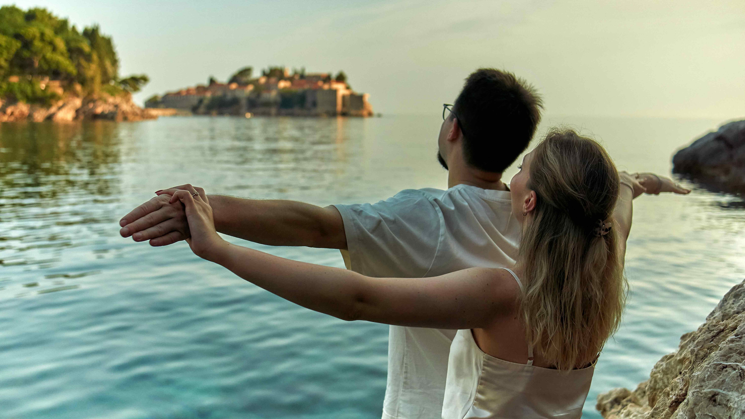 Фотосессия на Свети Стефан — романтика и стиль у моря | Фотограф в Черногории