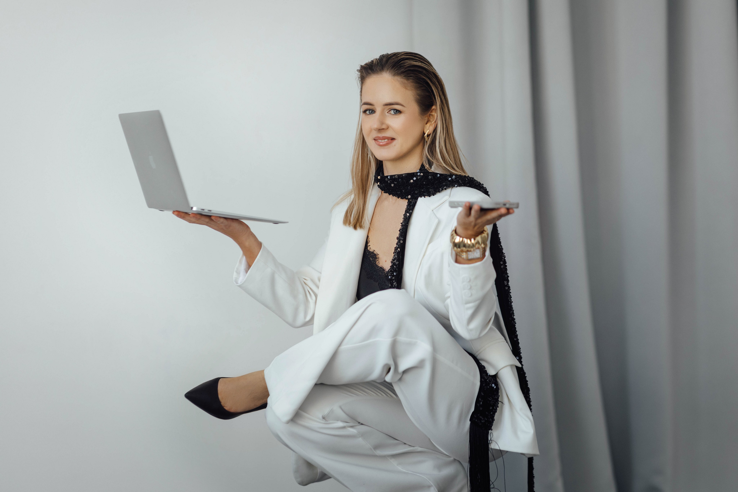 Александра, Lightstudio