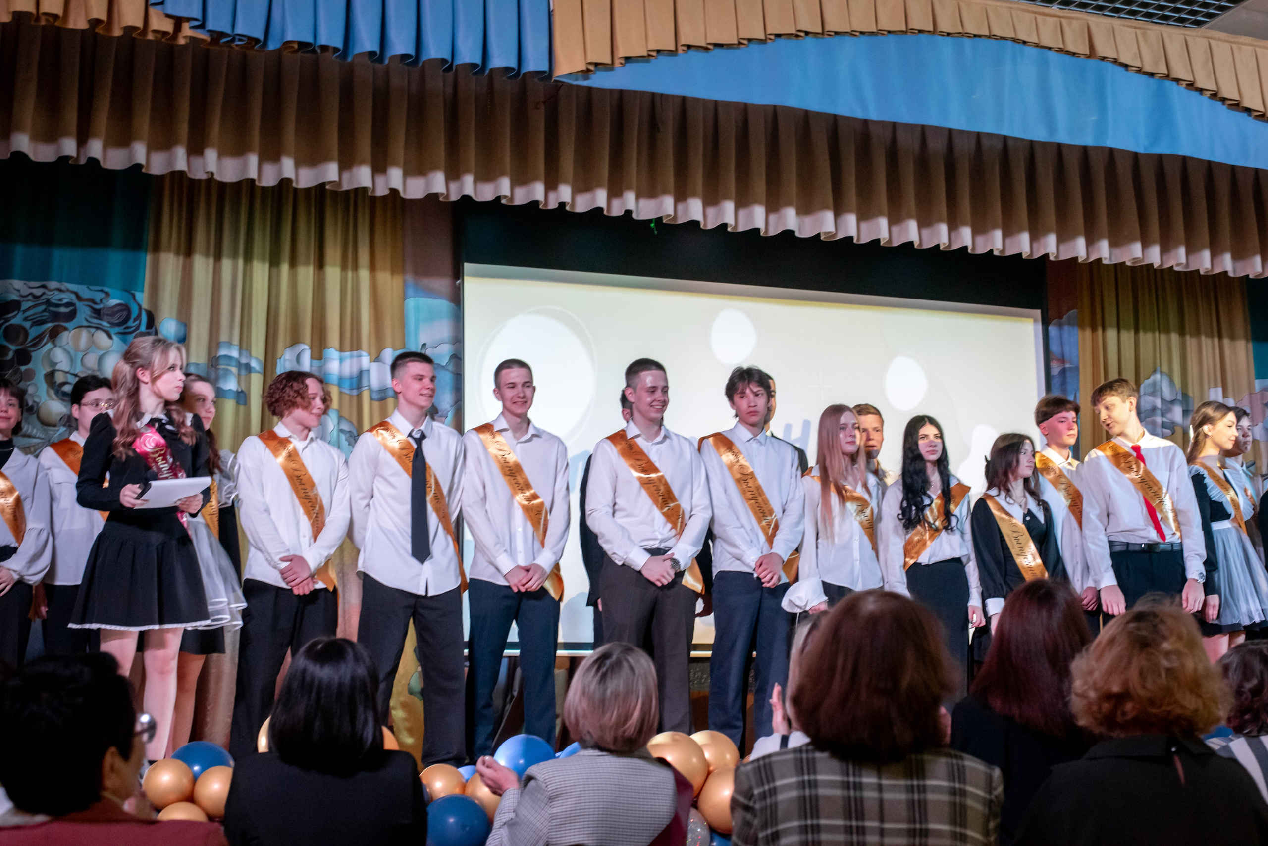 Наши услуги. Выпускные альбомы в Тюмени для школ, садов, вузов спортивных секций