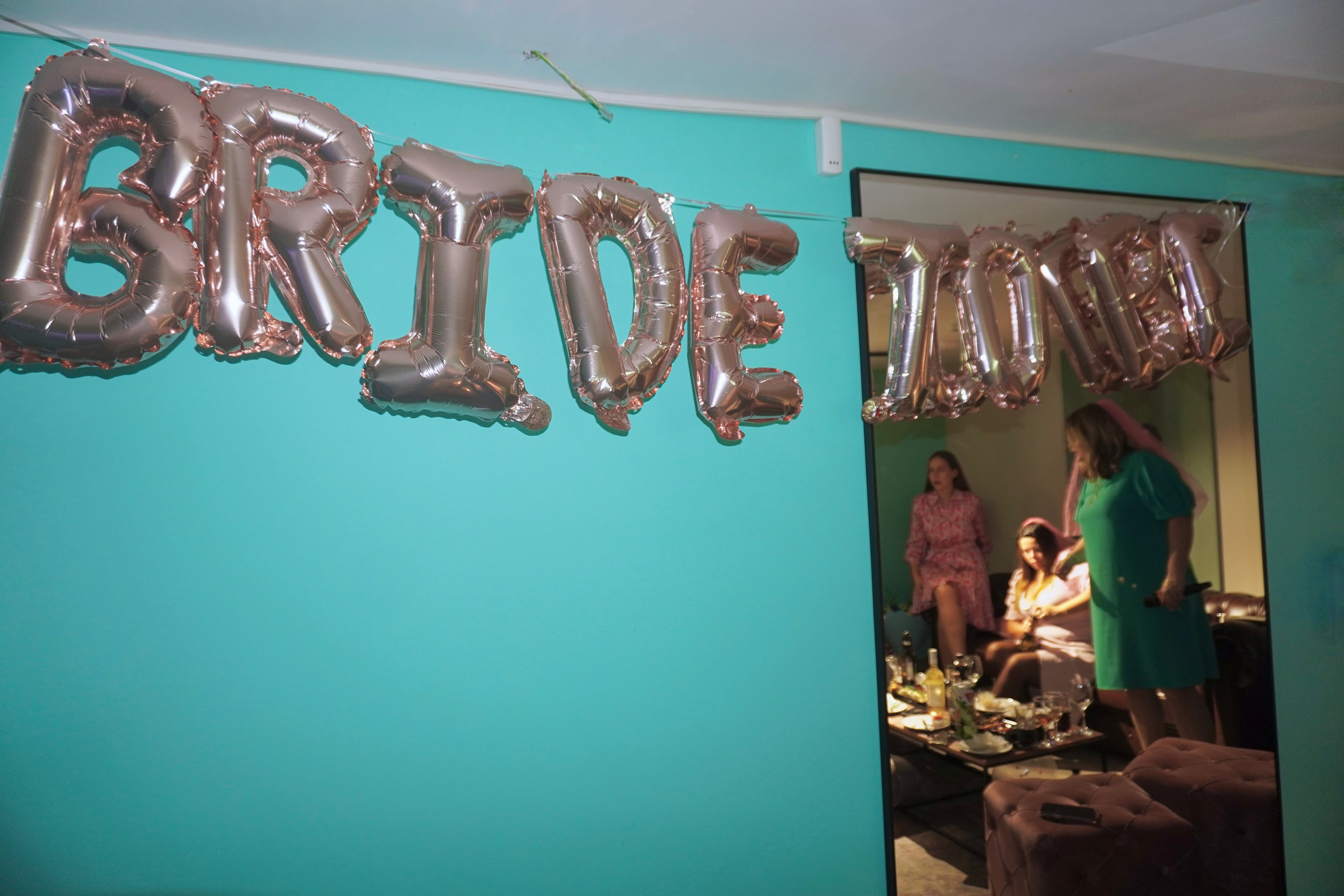 Девичник у Риты в Semenov Loft. Репортажный и портретный фотограф Татьяна Одинцова