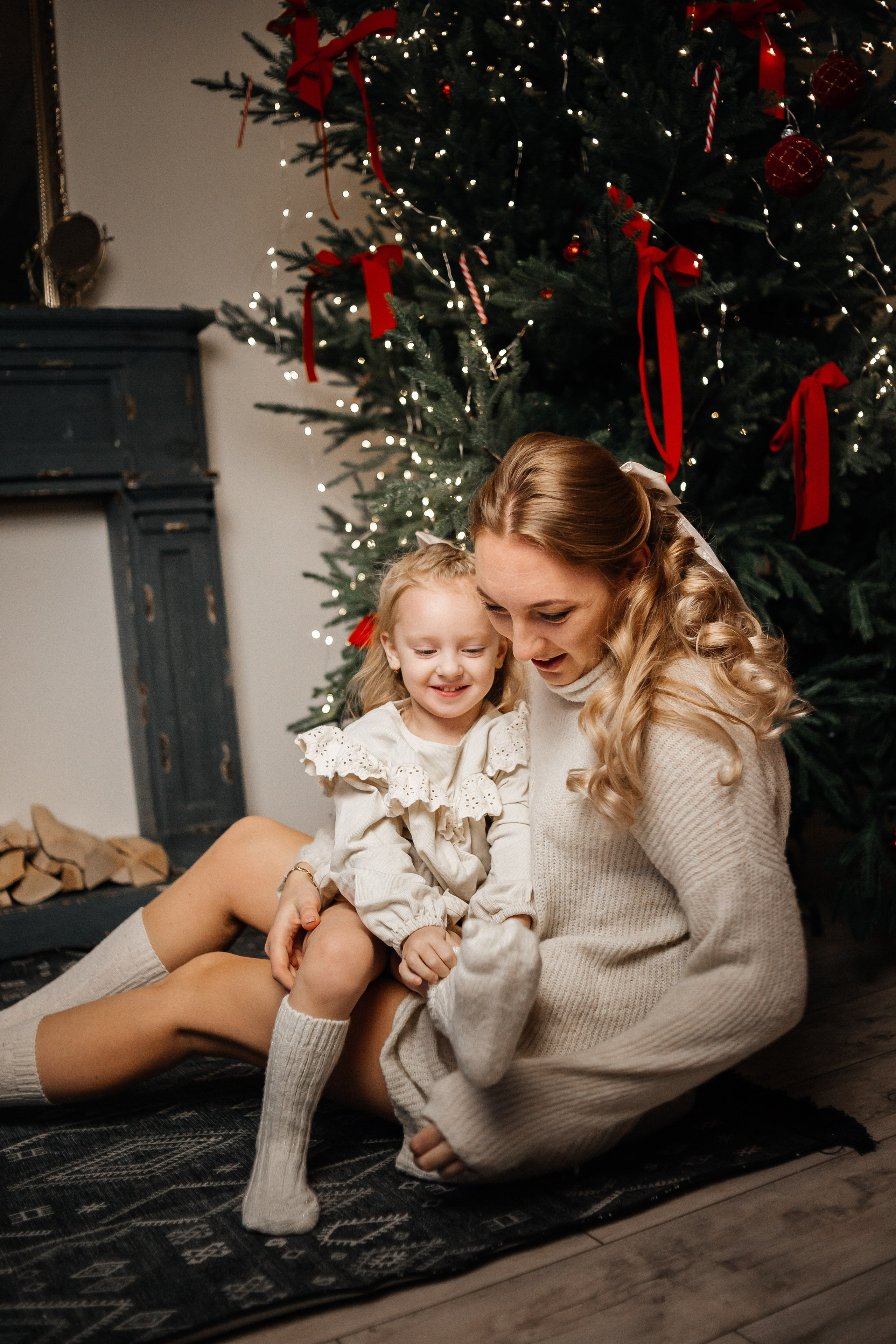 Новогодняя фотосессия для Аллы и Евы, студия «Молоко», Минск. Фотограф в Минске Екатерина Тузова