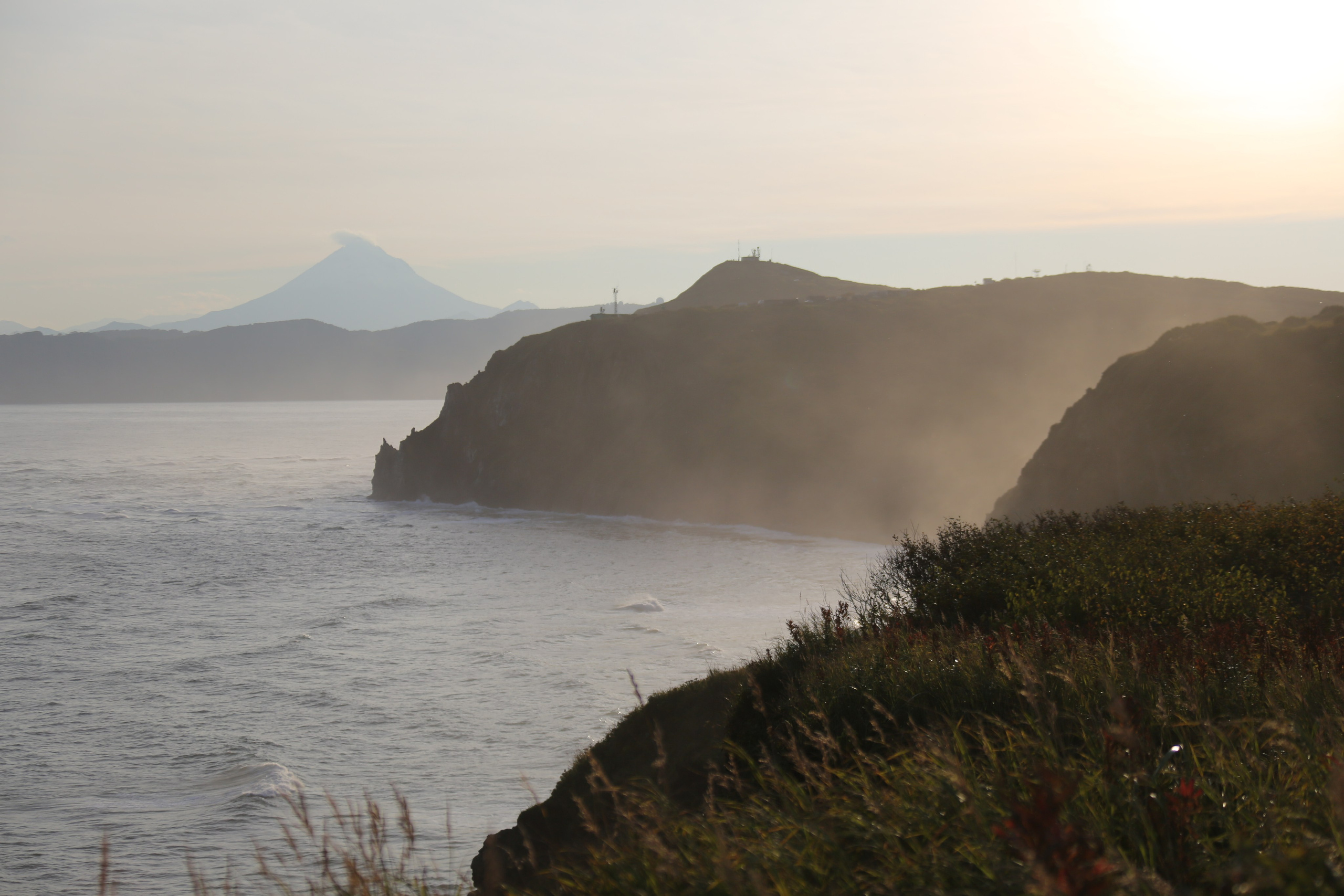 Мыс Маячный — смотровые точки, маяк и океан. Время Камчатки: чтобы найти свой путь, нужно скорость умножить на время