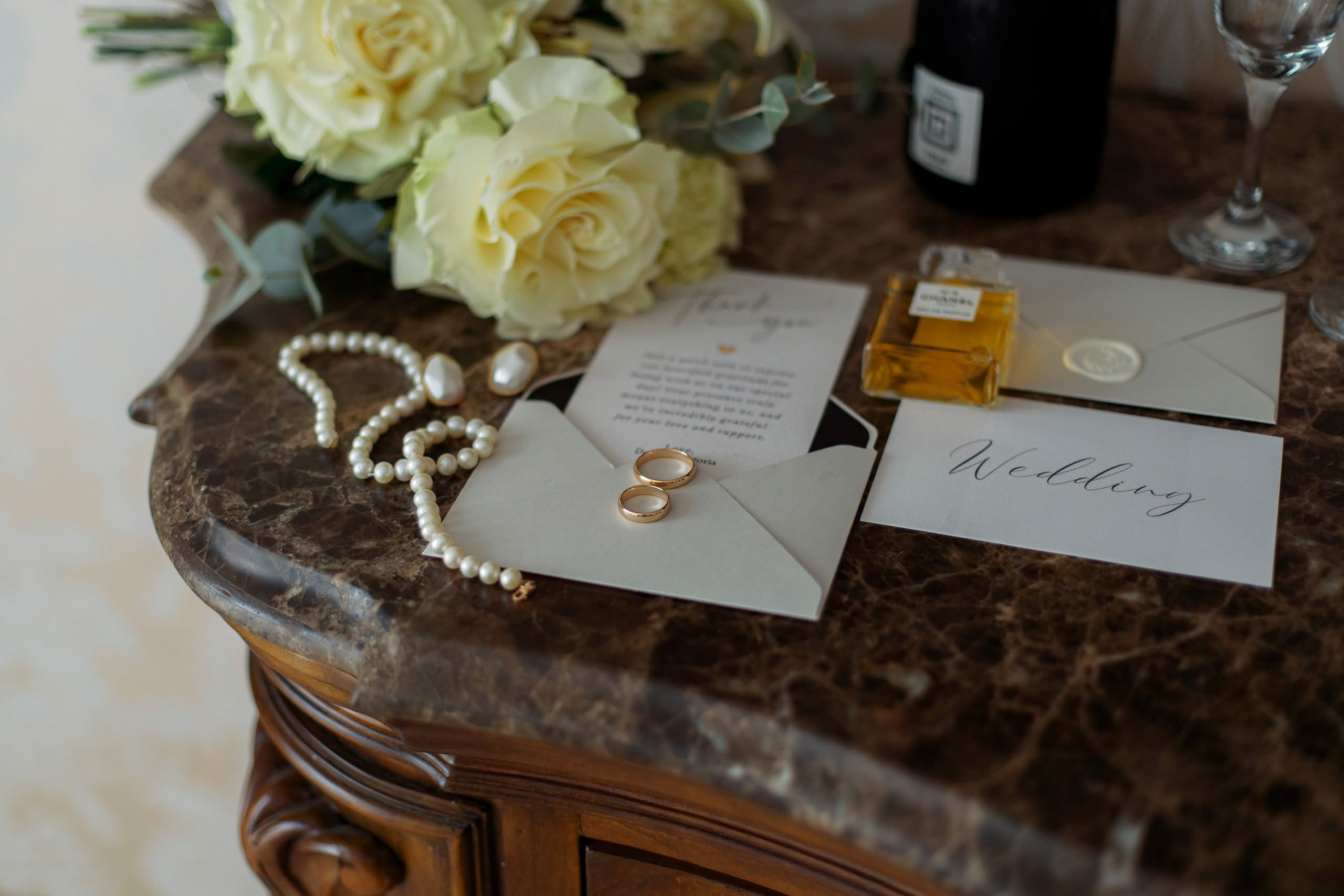 Сборы в отеле «Скандинавия» — камерная съёмка пары. Свадебный фотограф Дмитрий Родионов — Санкт-Петербург и Ленинградская область