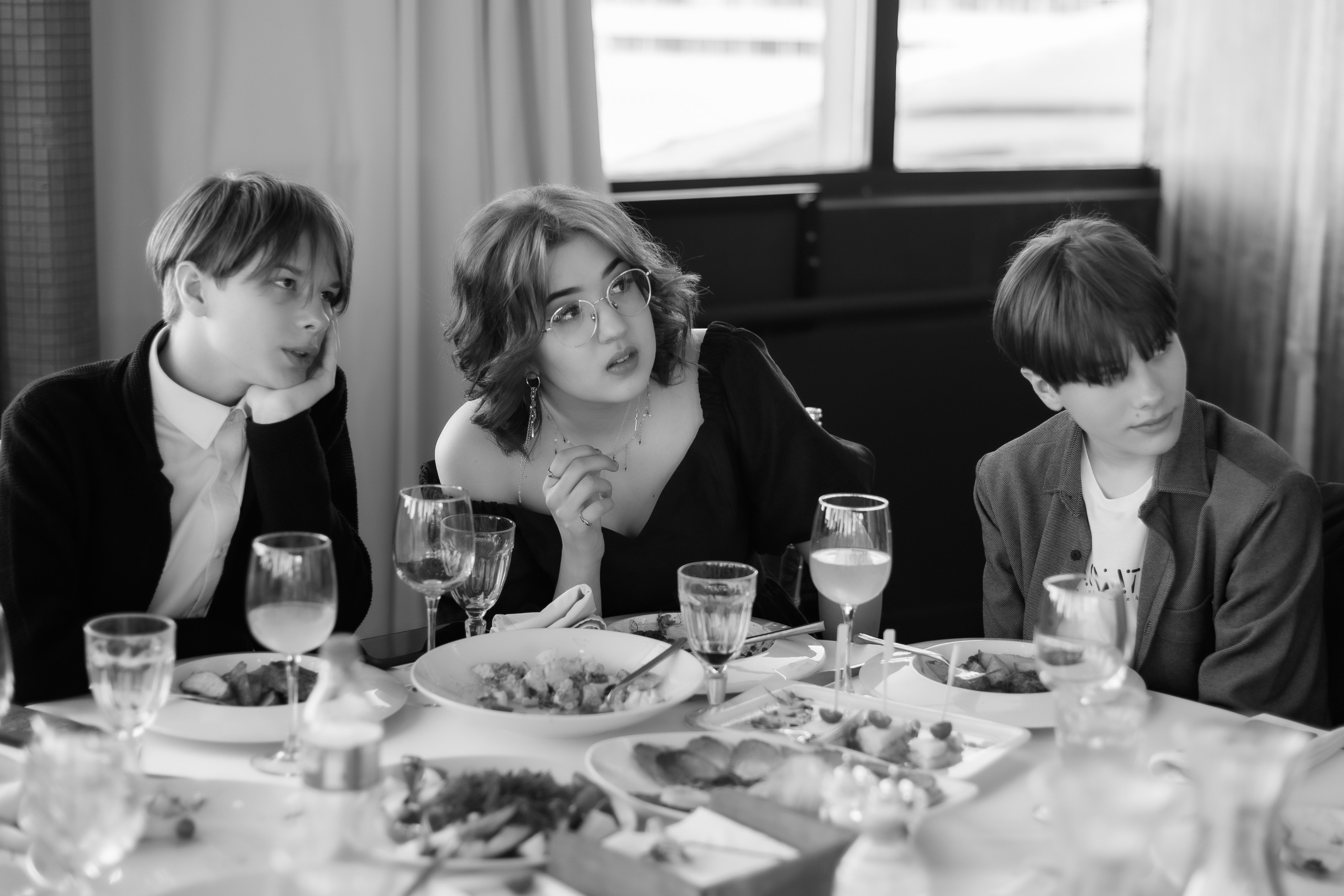 Фотограф на выпускной в Санкт-Петербурге. Фотосессия на выпускном СПб. Фотограф Алексей Лукин. Свадьба, мероприятие, корпоратив, юбилей, фотосессия, портрет. Фотосъёмка в Санкт-Петербурге. Ретушь фотографий