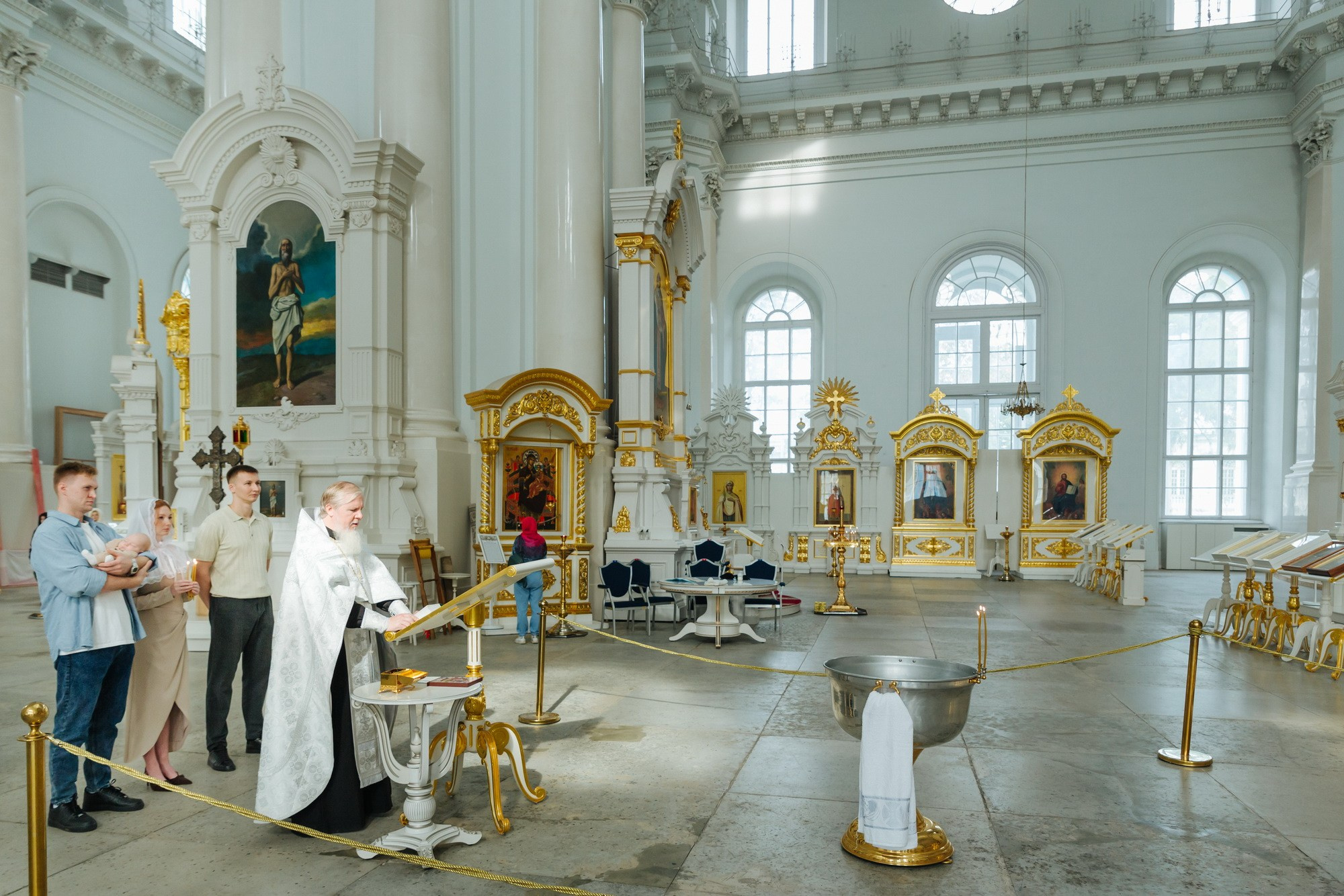 Индивидуальное крещение Смольный собор, фотограф Денис Дорфф. Фотограф крещение венчание в Петербурге! Помогает подобрать храм и посоветовал душевного батюшку в СПб