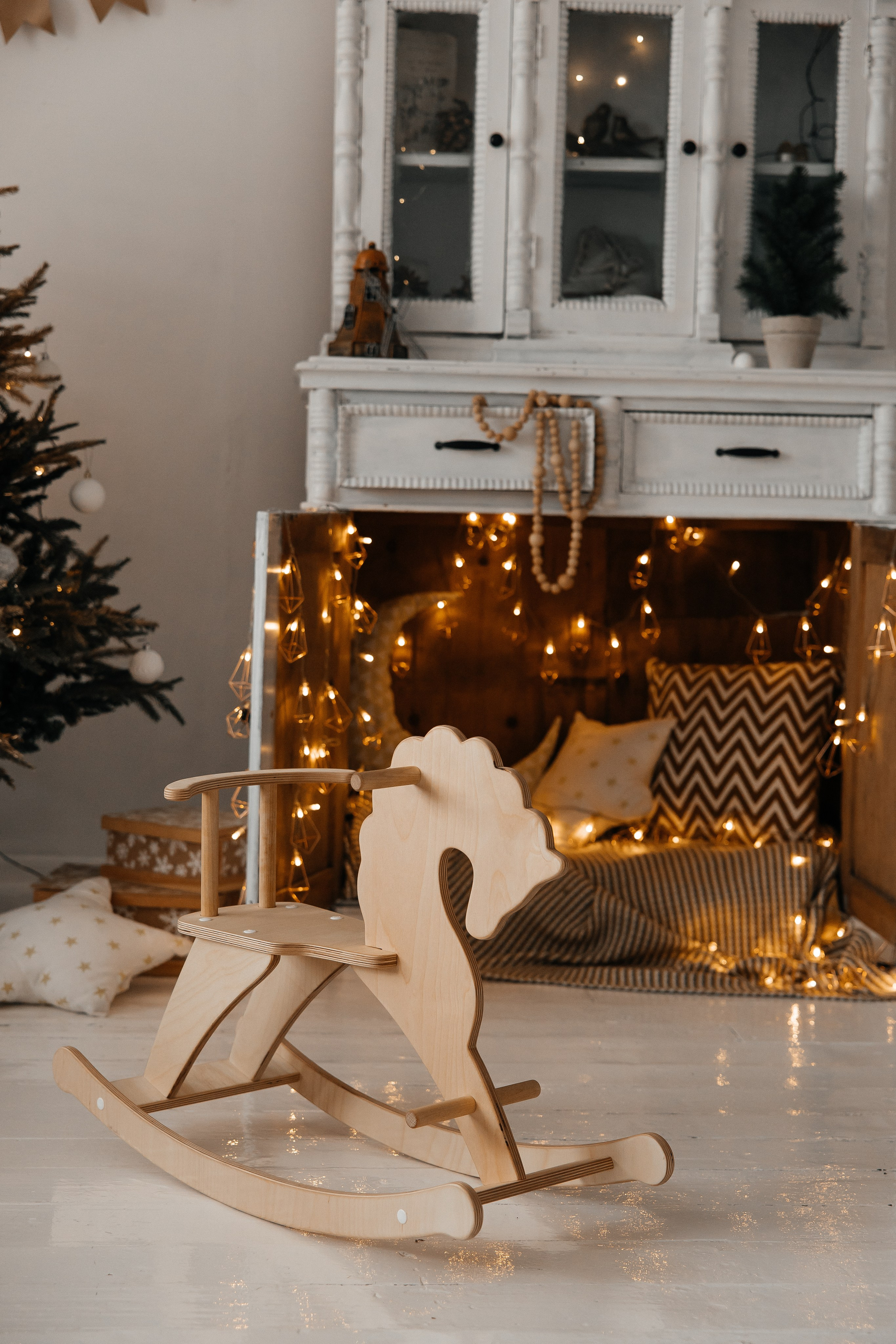 Лотос. Фотостудия 220 — первая в Чите фотостудия, предназначенная для работы