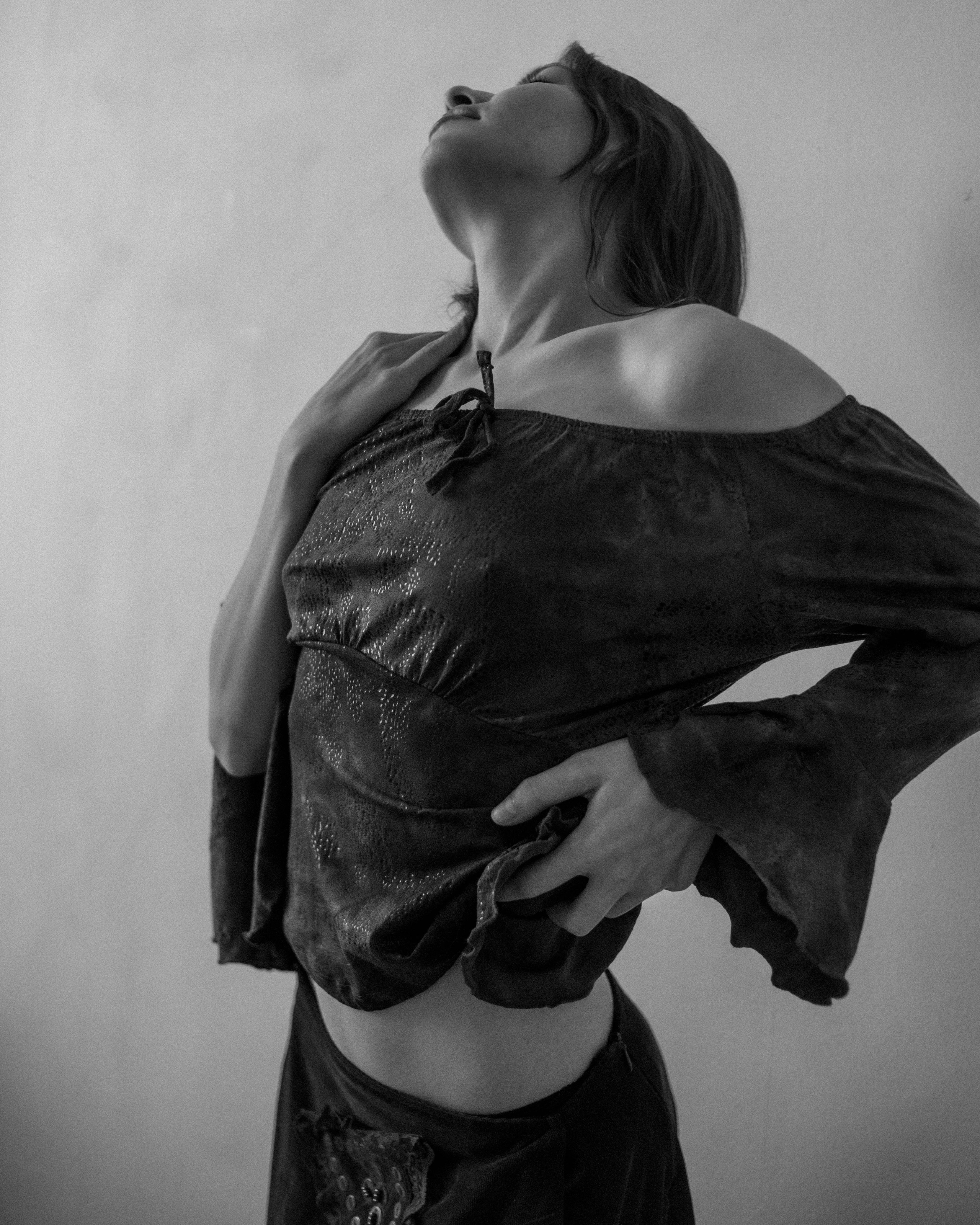 Аня. Женский фотограф. Создатель украшений ручной работы. Модель