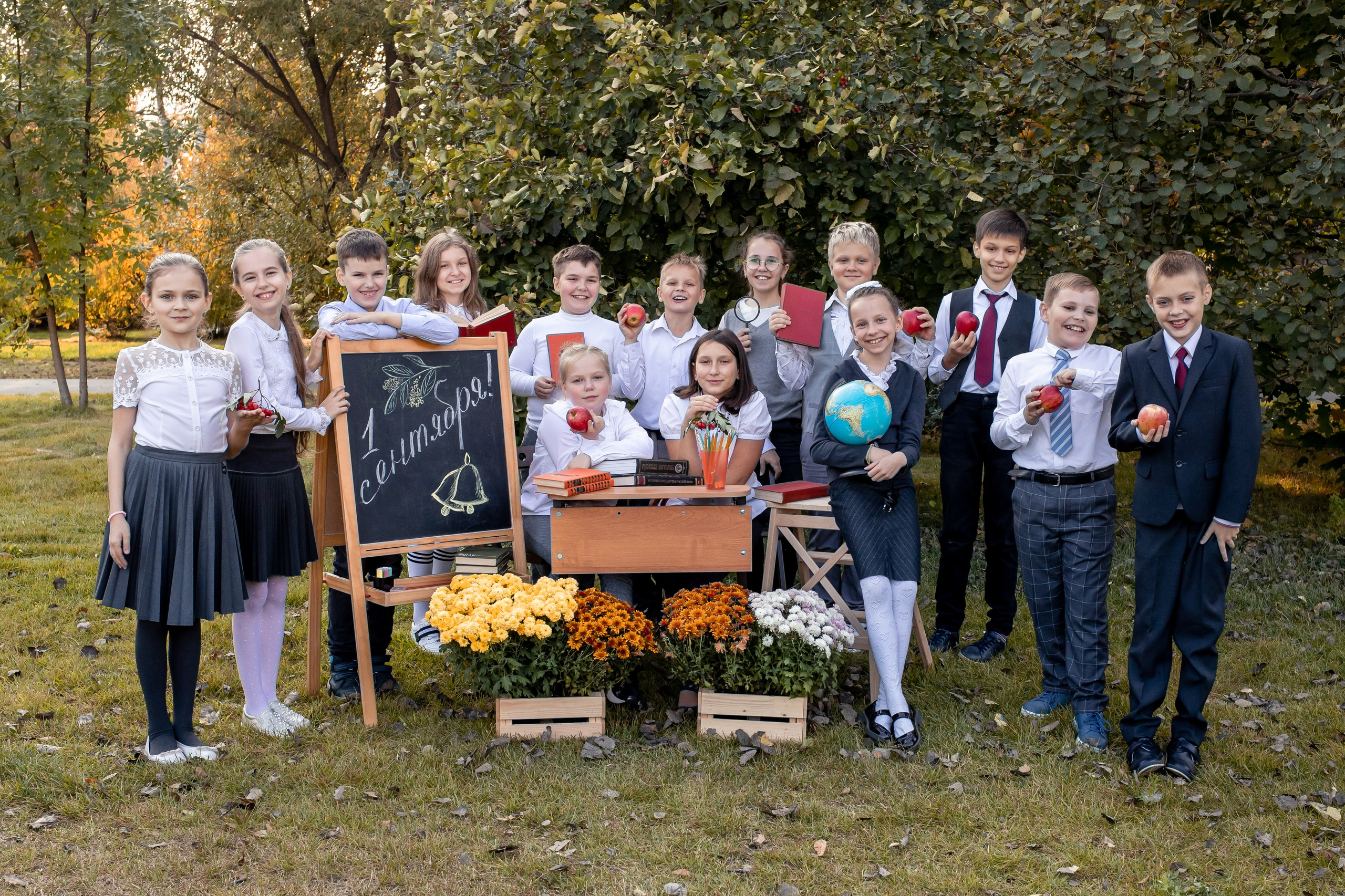 Подготовка к осеннему фотопроекту на улице для начальных классов. Выпускные альбомы в Мытищи Москве и Московской области