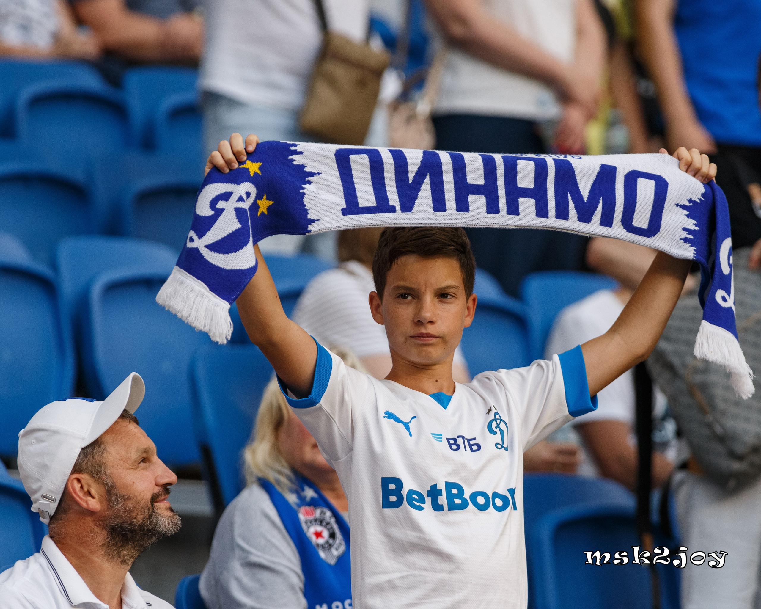 Фоторепортаж. ФК Динамо — ФК Партизан. Михаил Тоцкий портретный и репортажный фотограф в Москве