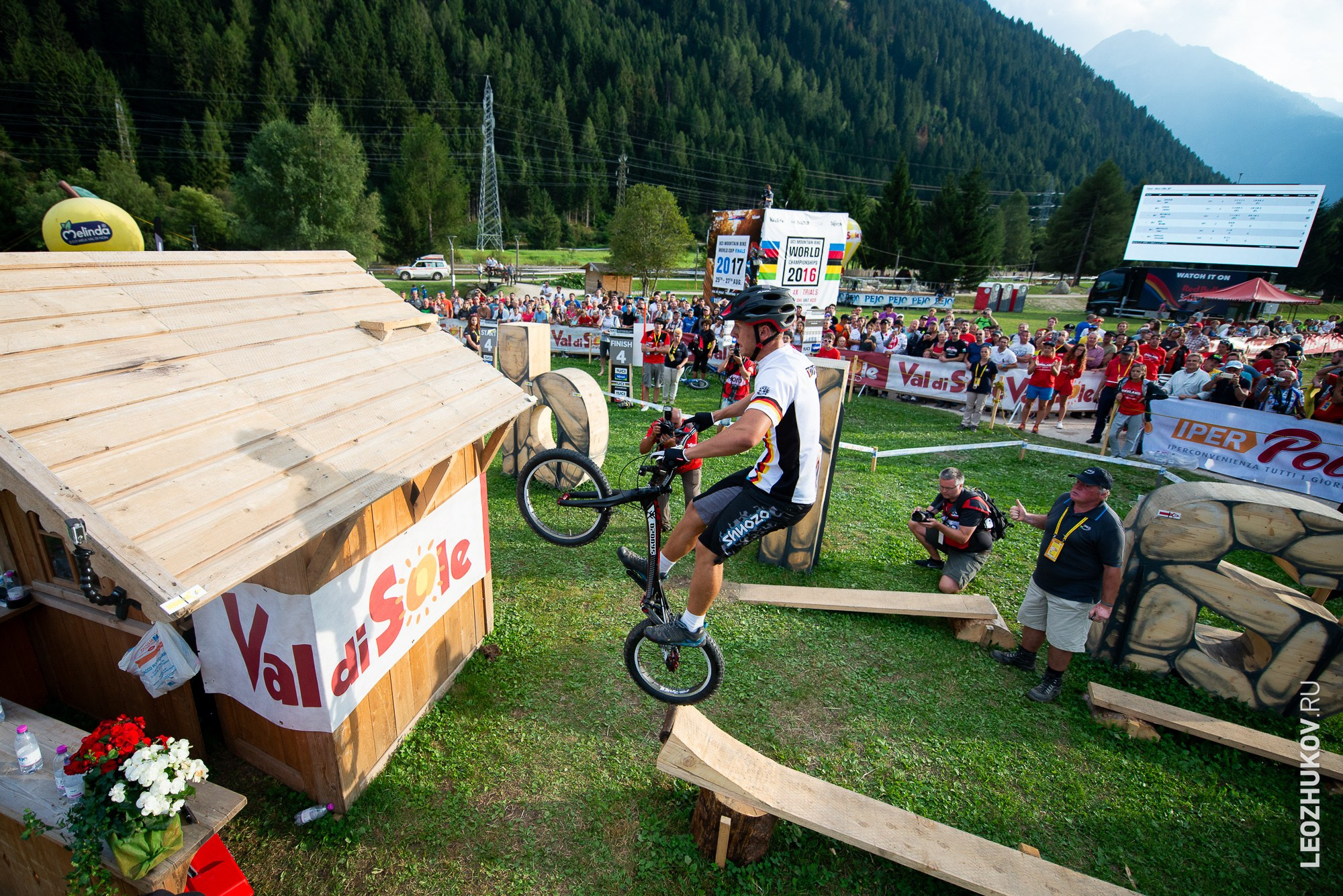 UCI Trials World Championships 2016 — finals. Sports photographer Leonid Zhukov