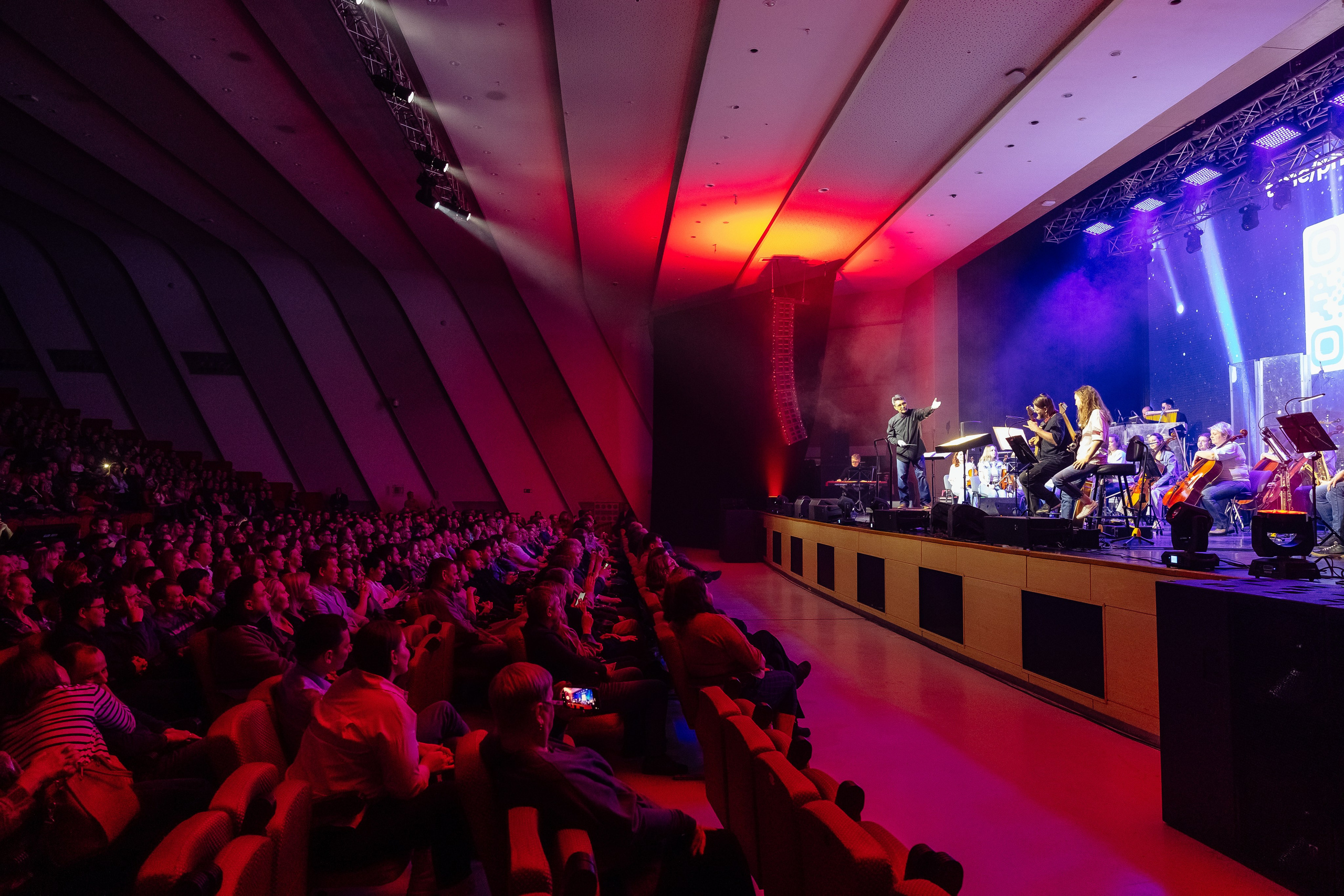 Рок-хиты с Симфоническим оркестром. Вокалистка Мария Сиротенко